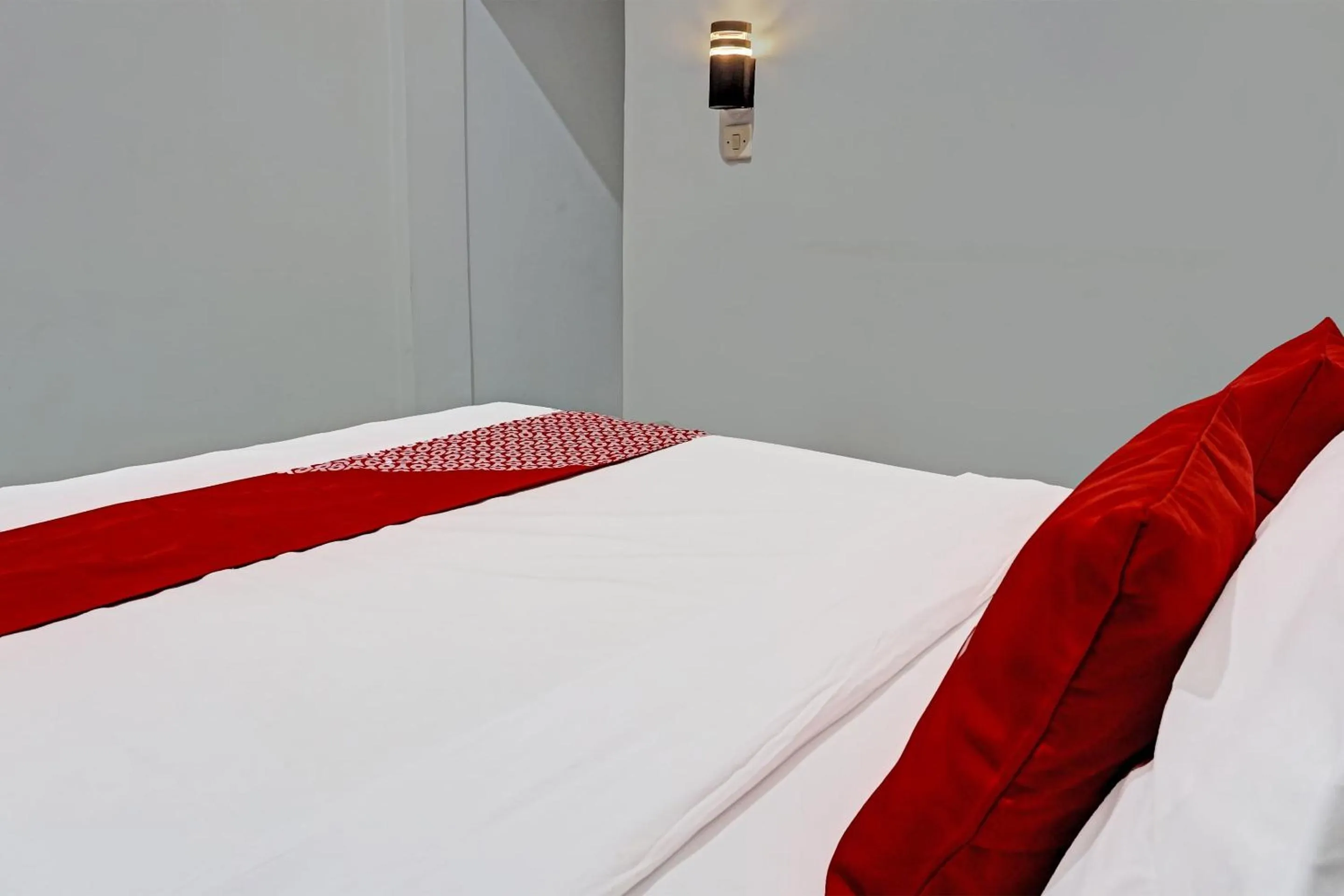 Bedroom, Bed in OYO 91599 Penginapan Mutiara Madiun