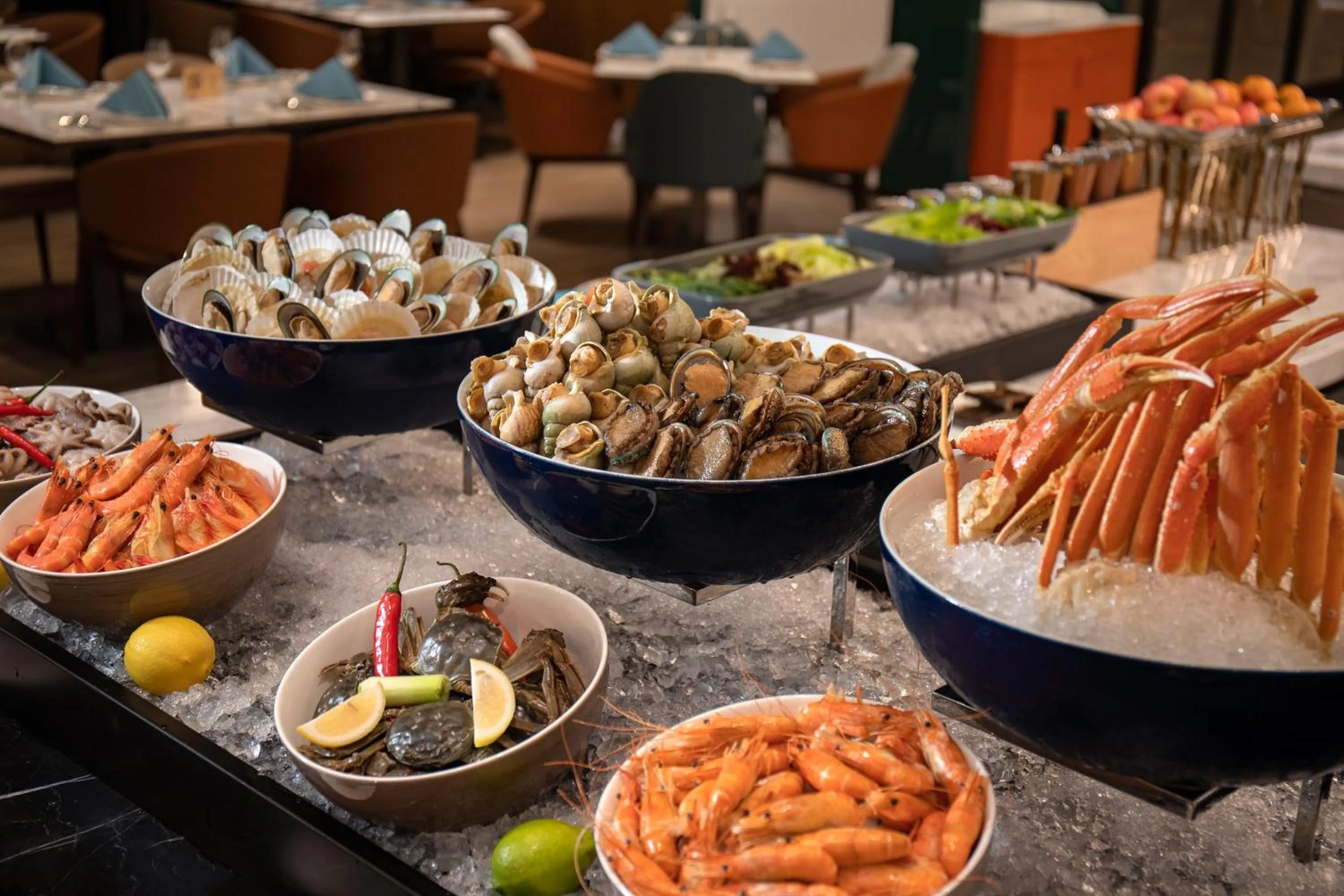 Restaurant/places to eat in Crowne Plaza Zhengzhou High Tech Zone by IHG