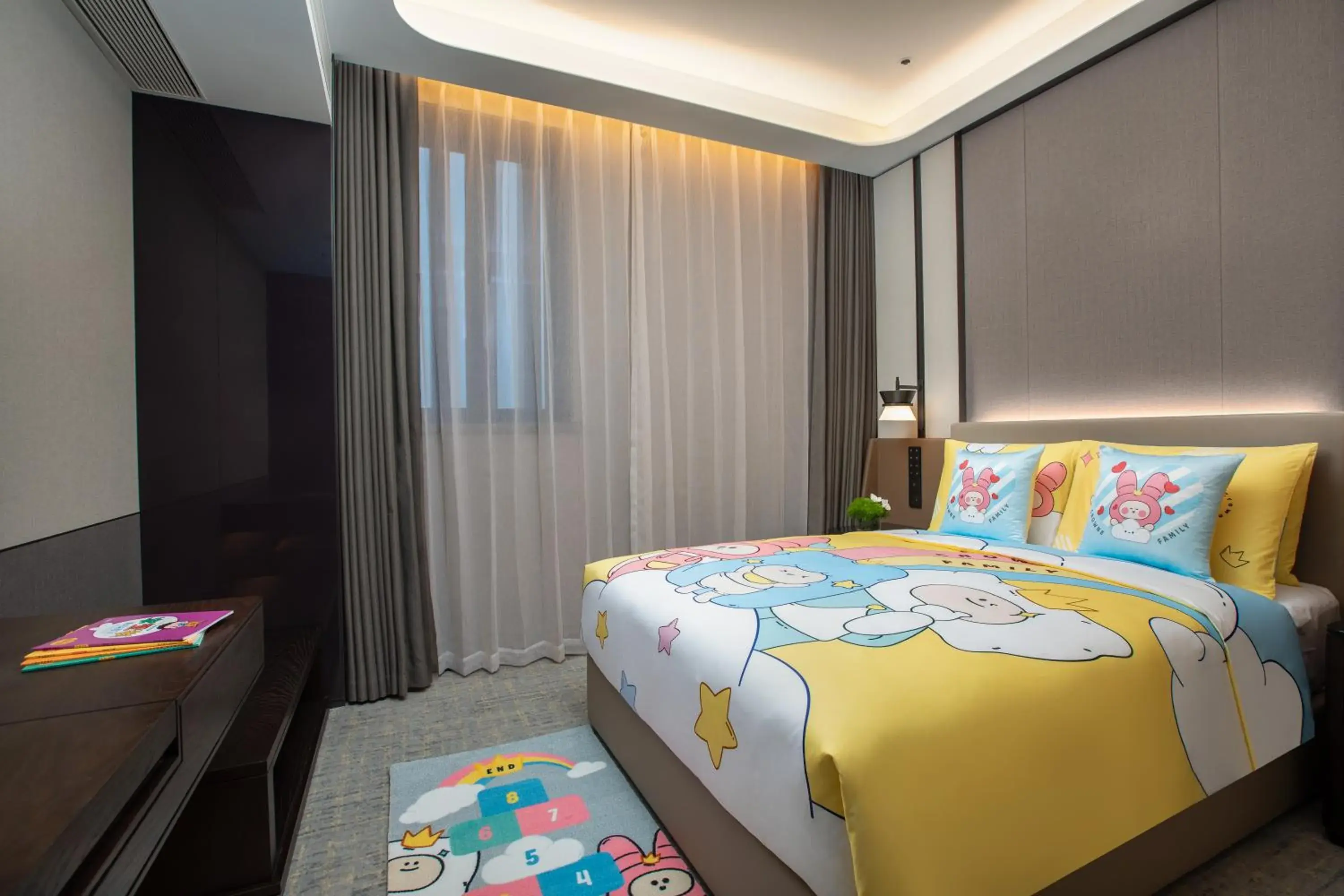 Premium Room with One King and One Queen Bed - Kids Theme in Crowne Plaza Zhengzhou High Tech Zone by IHG Premium Room with One King and One Queen Bed - Kids Theme in Crowne Plaza Zhengzhou High Tech Zone by IHG