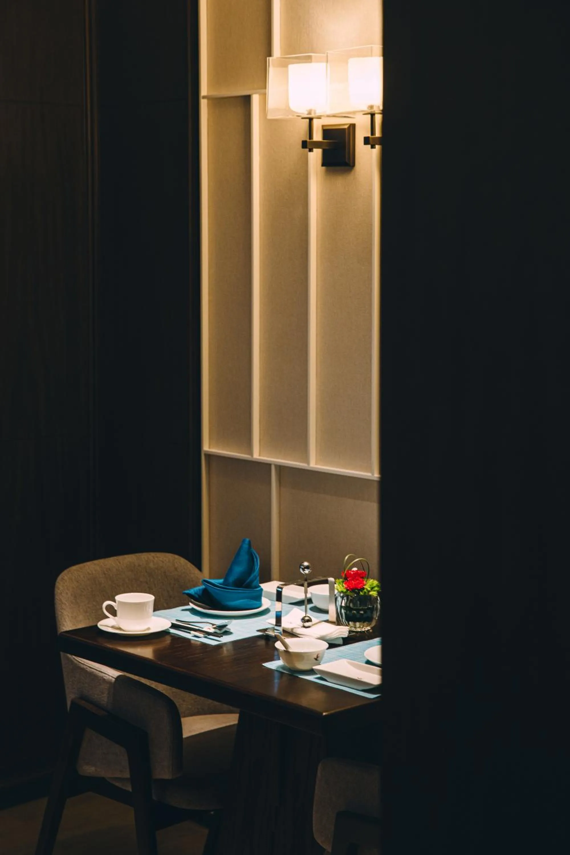 Restaurant/places to eat in Crowne Plaza Zhengzhou High Tech Zone by IHG