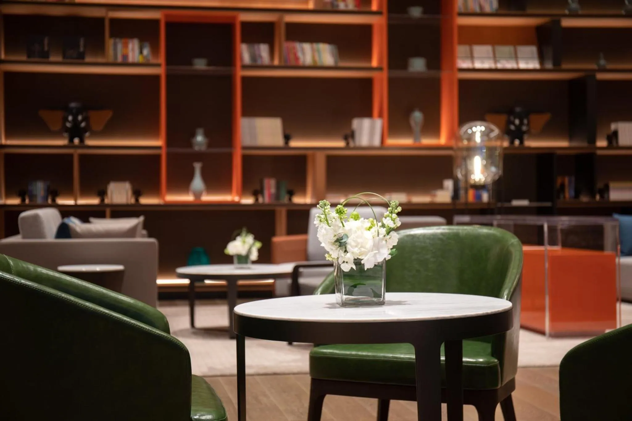 Lounge or bar in Crowne Plaza Zhengzhou High Tech Zone by IHG