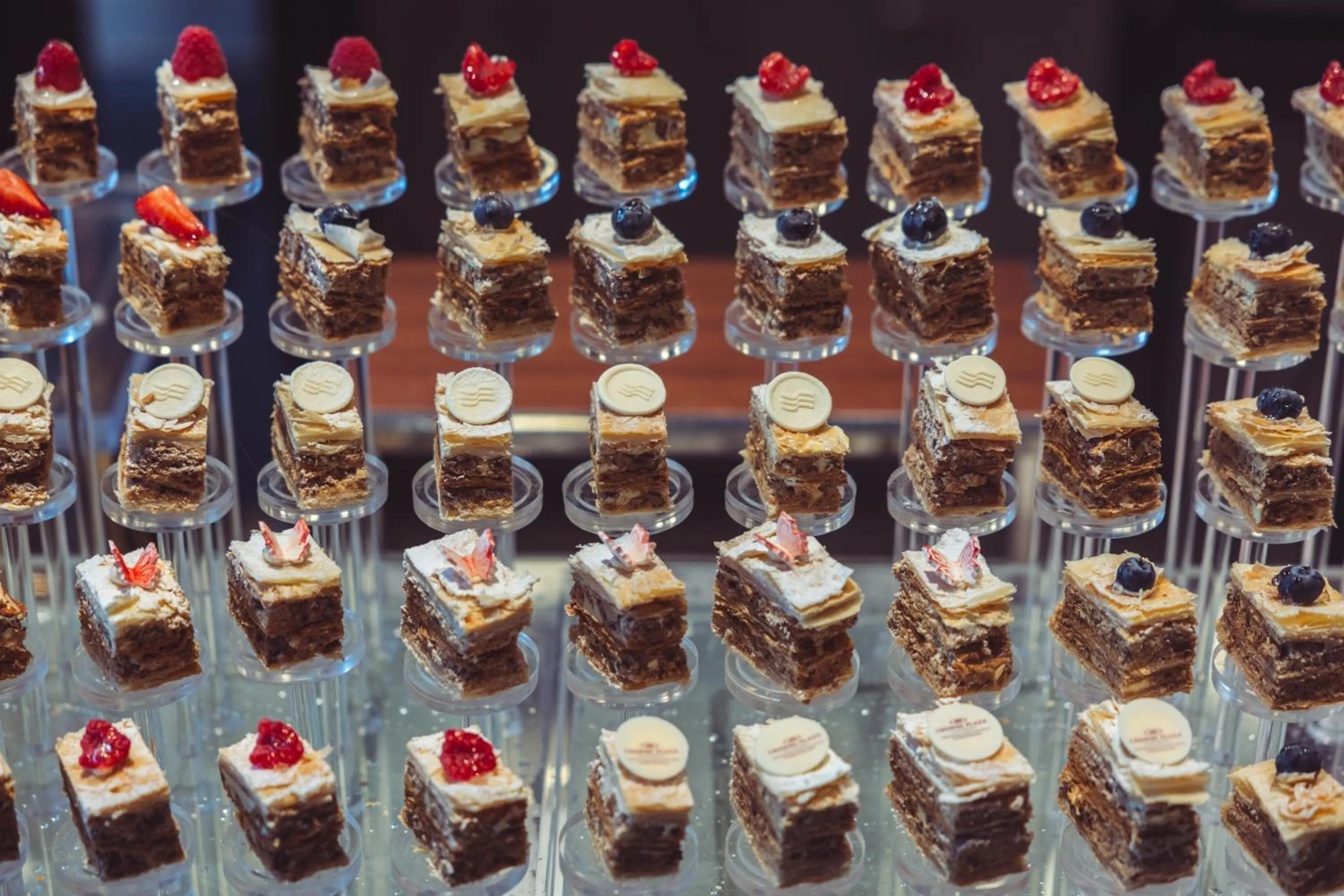 Restaurant/places to eat in Crowne Plaza Zhengzhou High Tech Zone by IHG