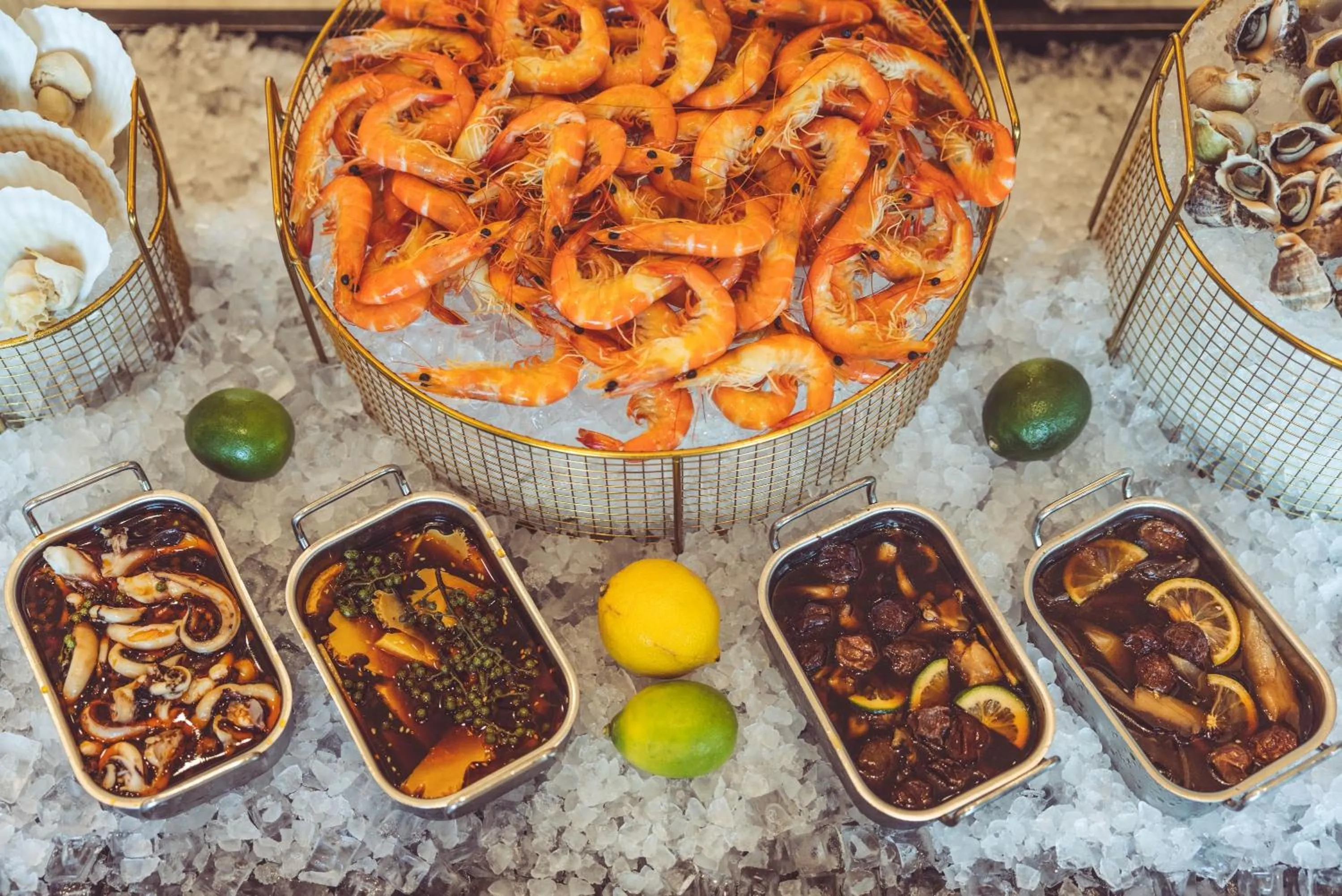 Restaurant/places to eat in Crowne Plaza Zhengzhou High Tech Zone by IHG