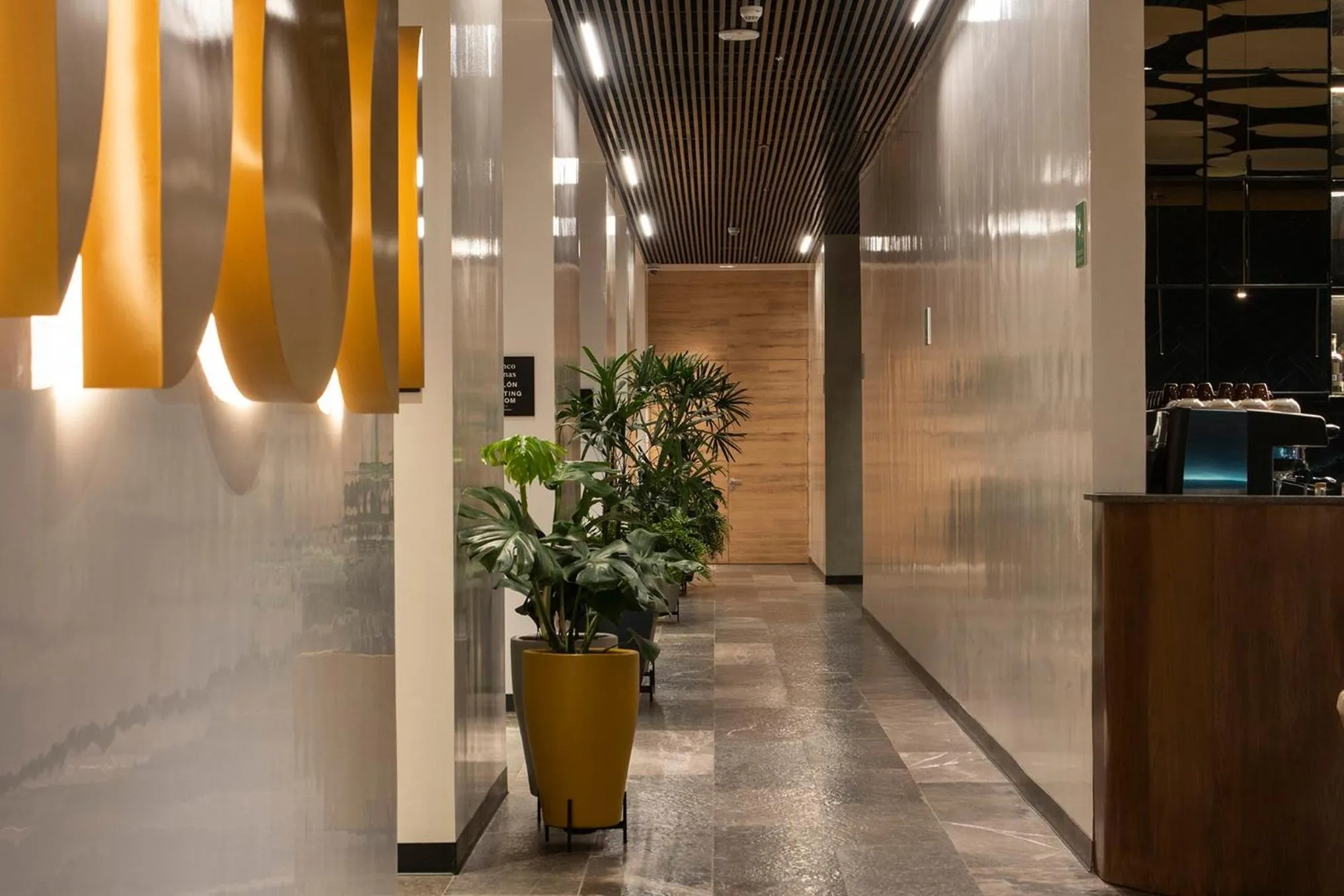 Meeting/conference room in voco Guadalajara Neruda by IHG