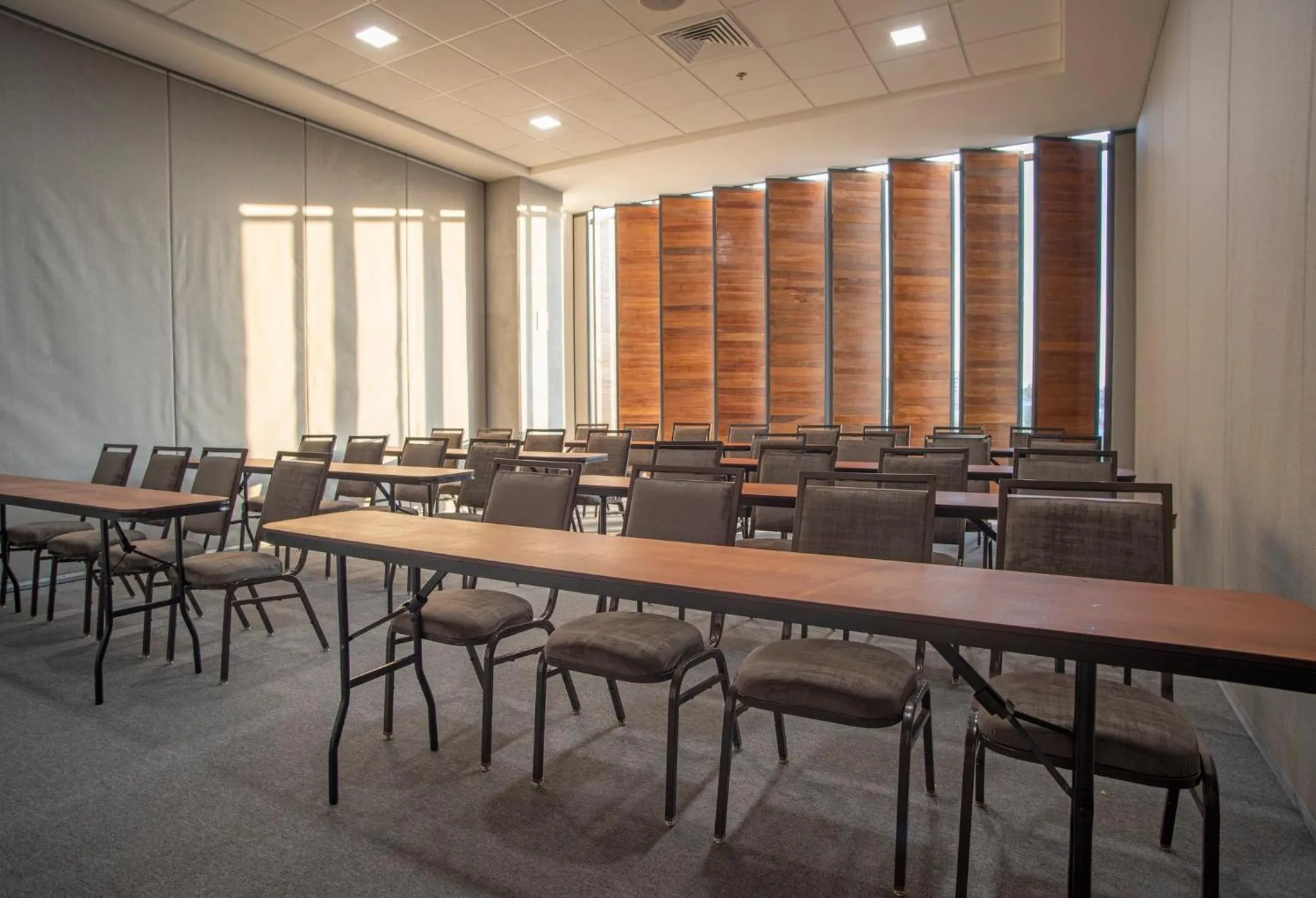 Meeting/conference room in voco Guadalajara Neruda by IHG