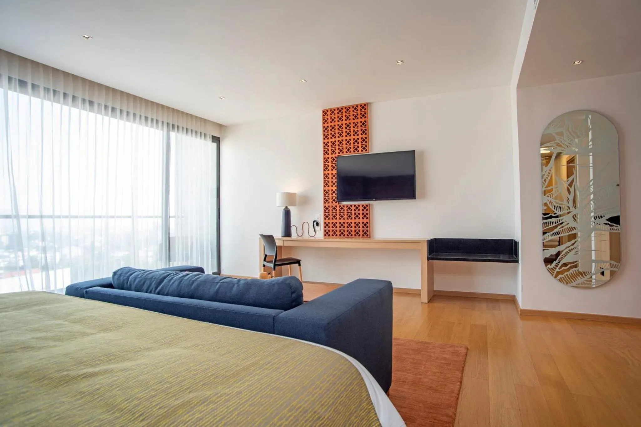 Photo of the whole room, Bed in voco Guadalajara Neruda by IHG