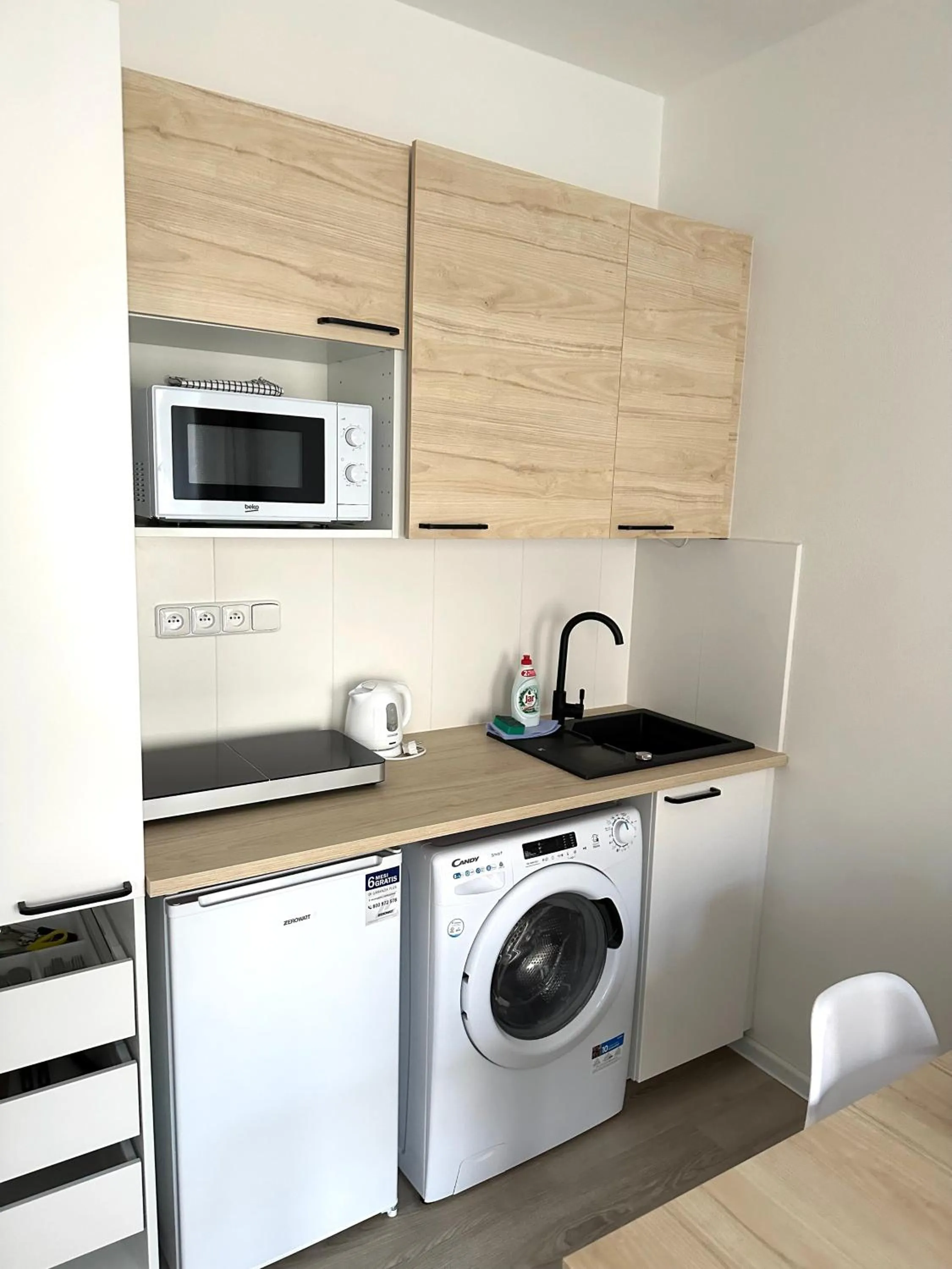 Coffee/tea facilities in Seifert Residence