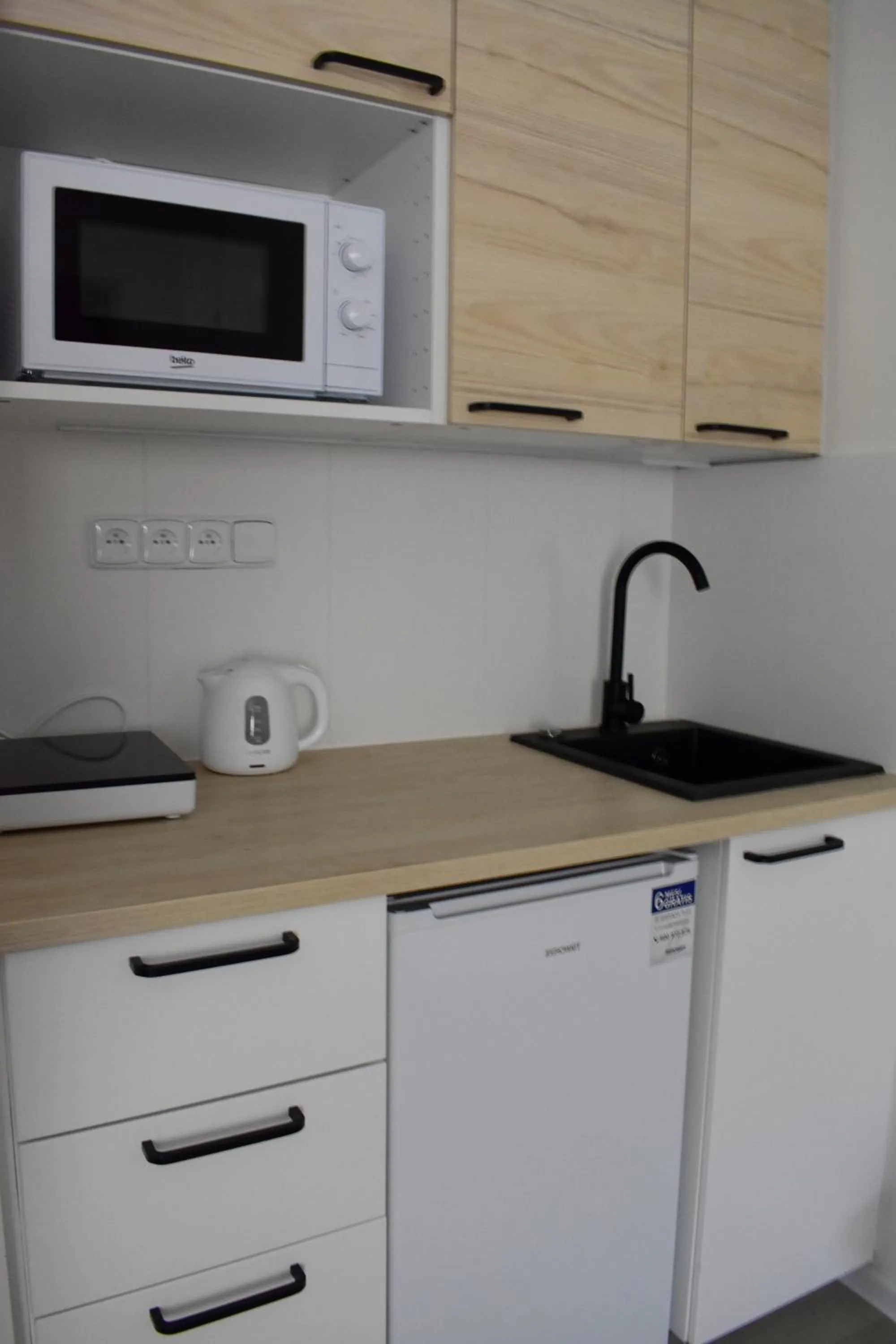 Coffee/tea facilities in Seifert Residence