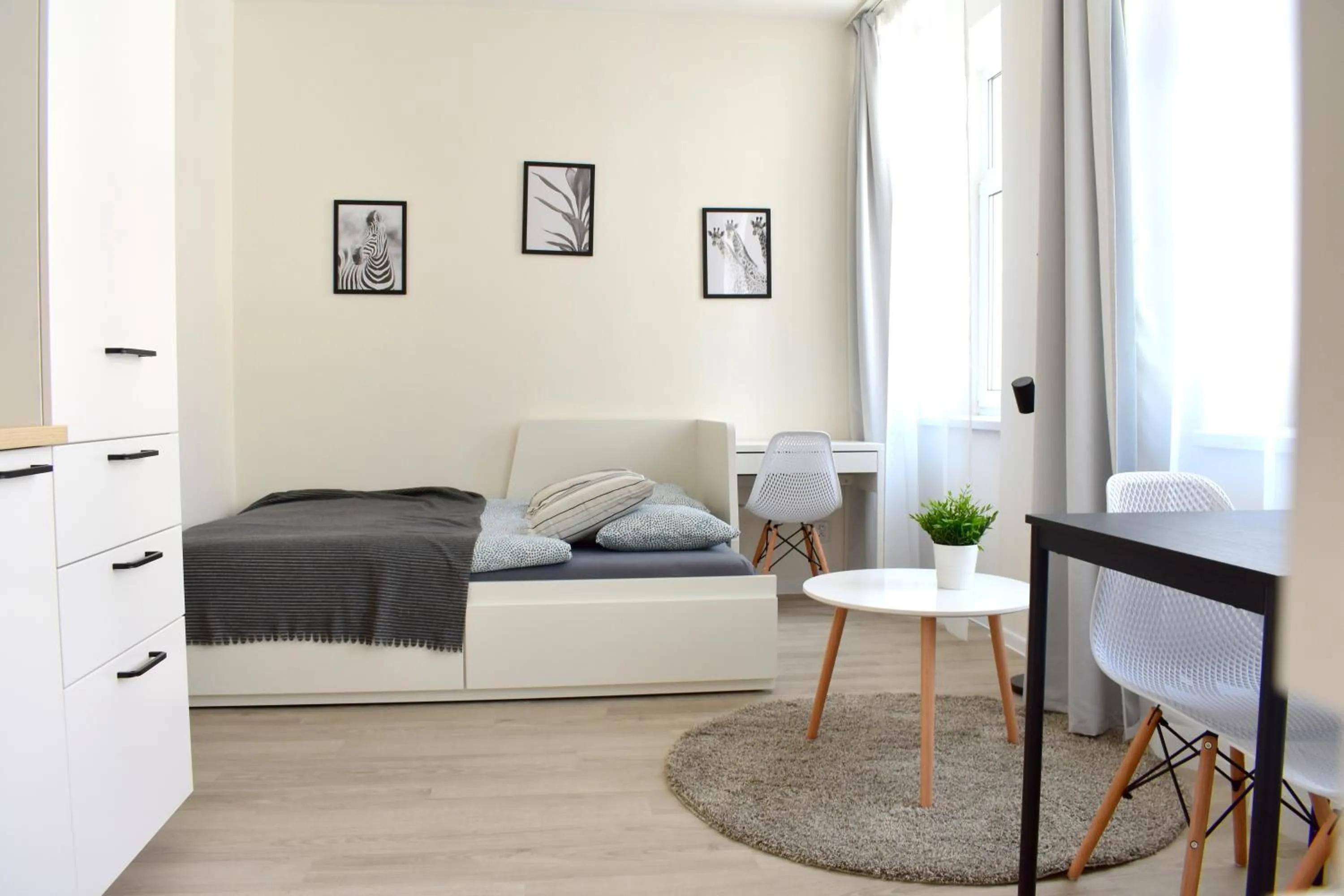 Bedroom, Bed in Seifert Residence