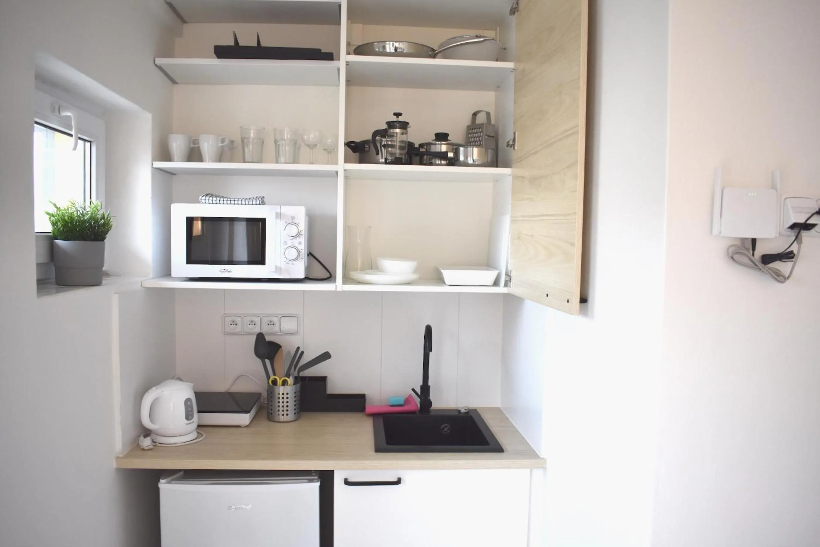 Coffee/tea facilities in Seifert Residence