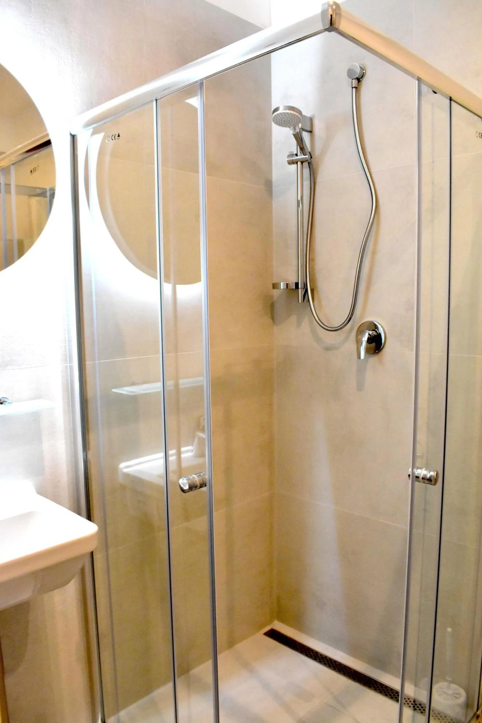 Shower in Seifert Residence