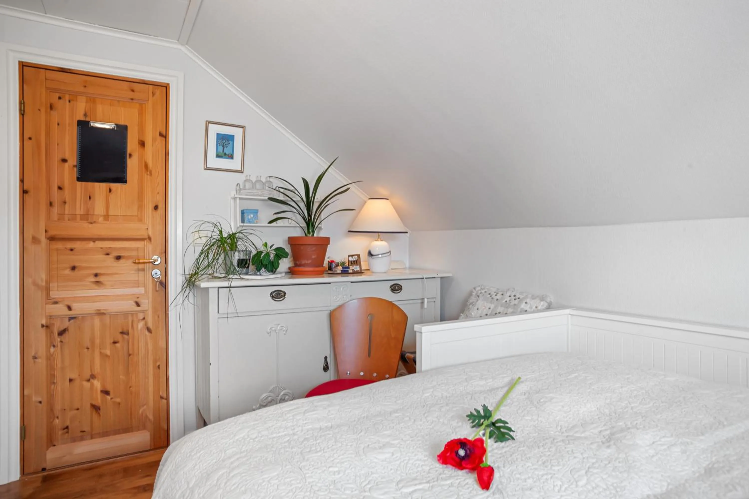 Bedroom, Bed in Klara