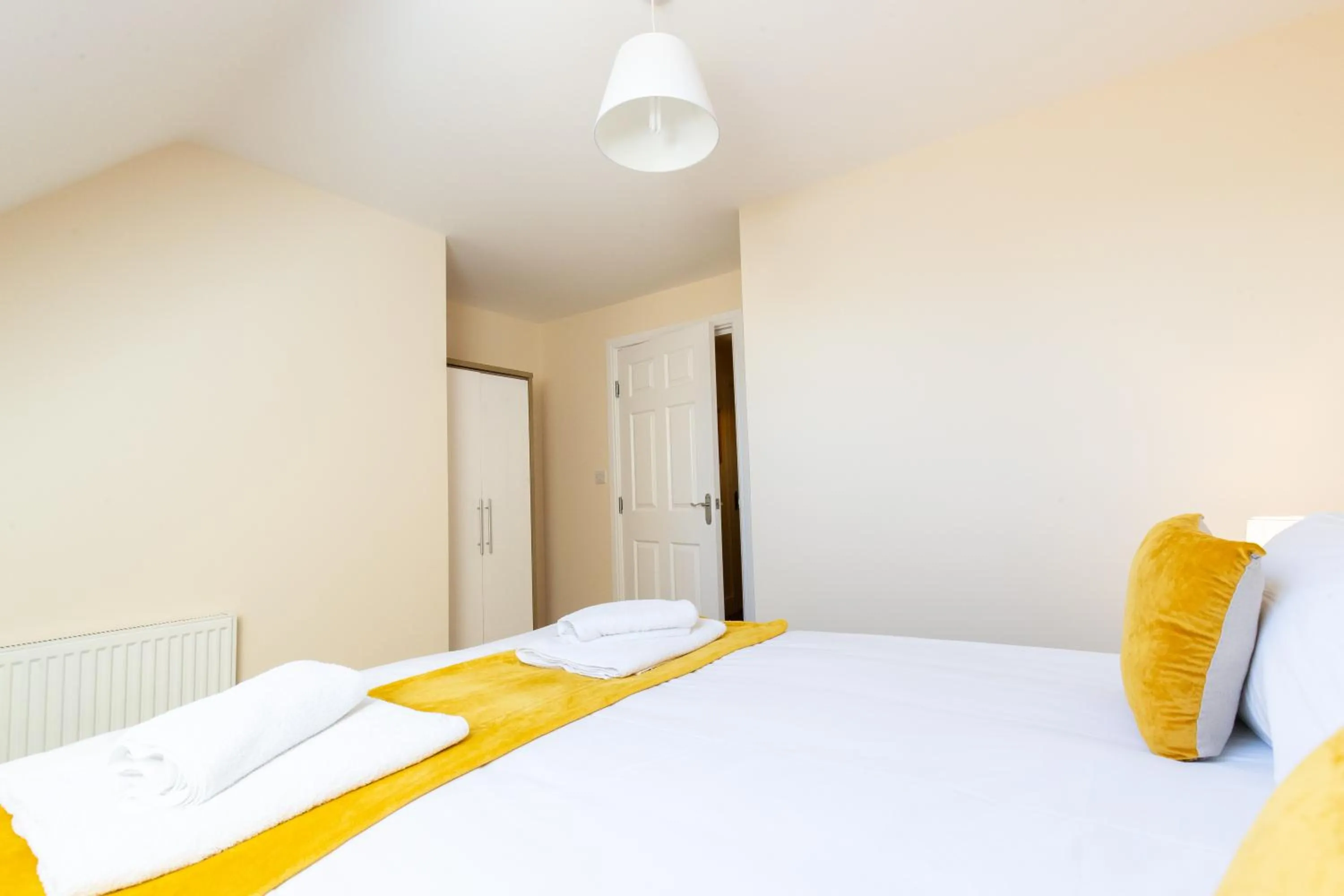 Bedroom, Bed in Velvet 1-bedroom penthouse, Clockhouse, Hoddesdon