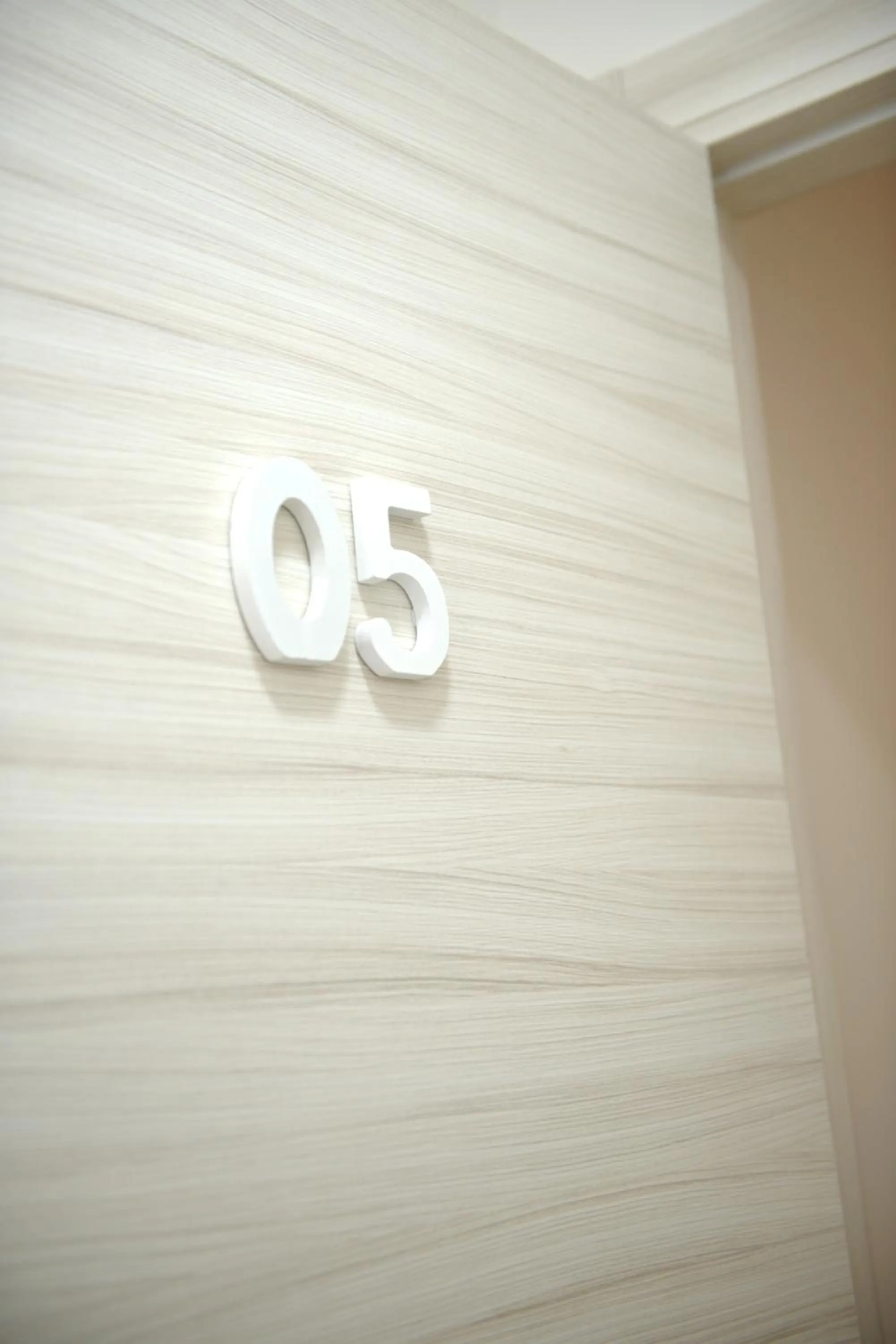 Text overlay in Hotel XBusiness