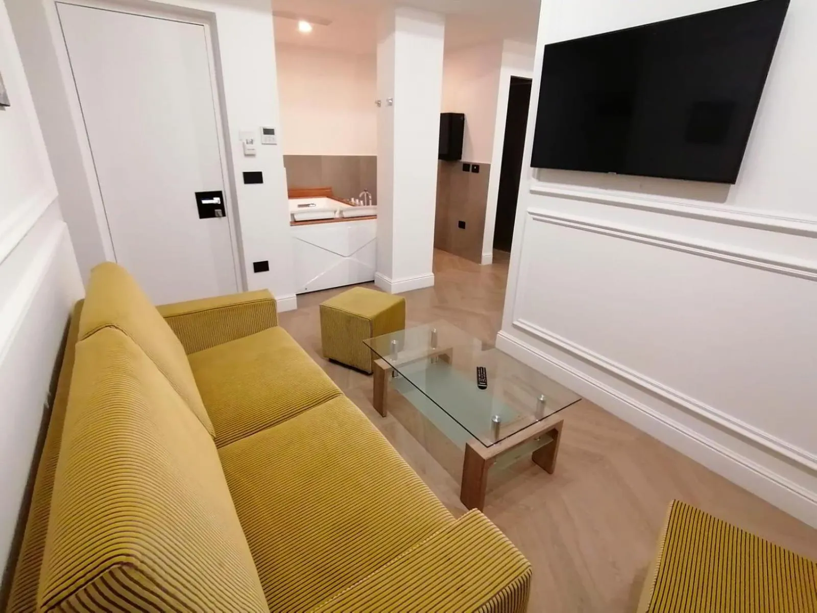 TV and multimedia in Hotel XBusiness