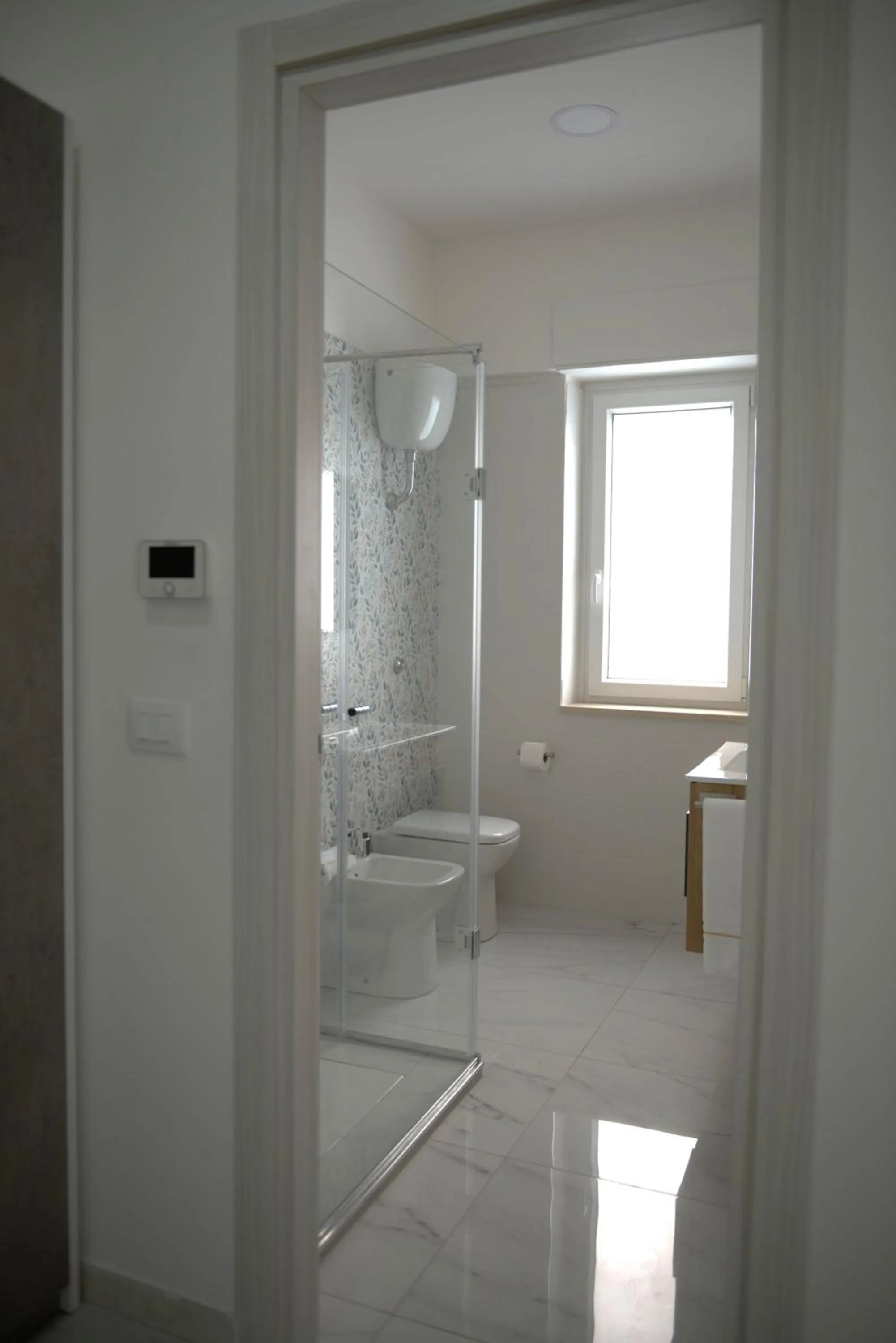 Shower in Hotel XBusiness