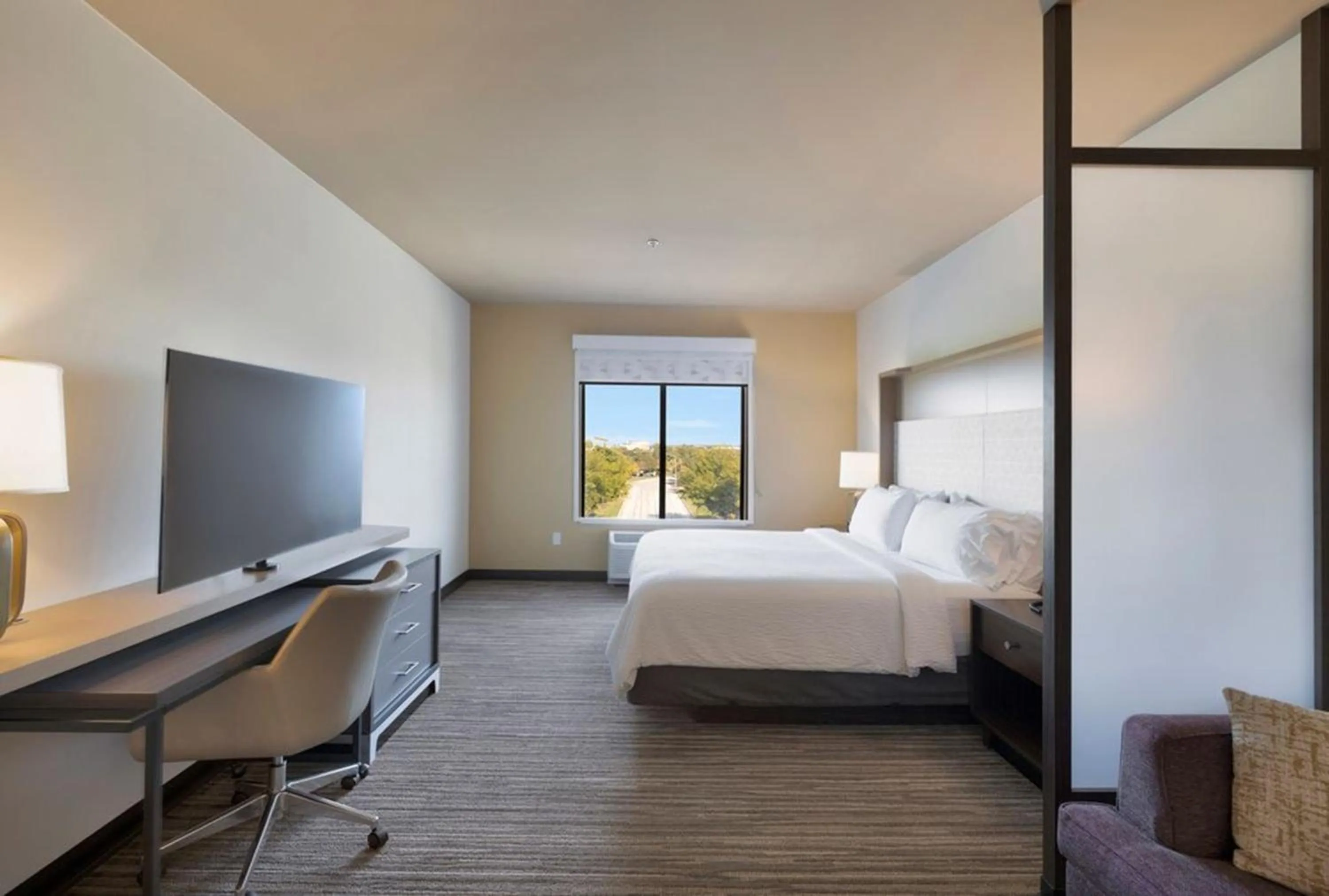 Bedroom, Bed in Holiday Inn - Chicago - Tinley Park by IHG