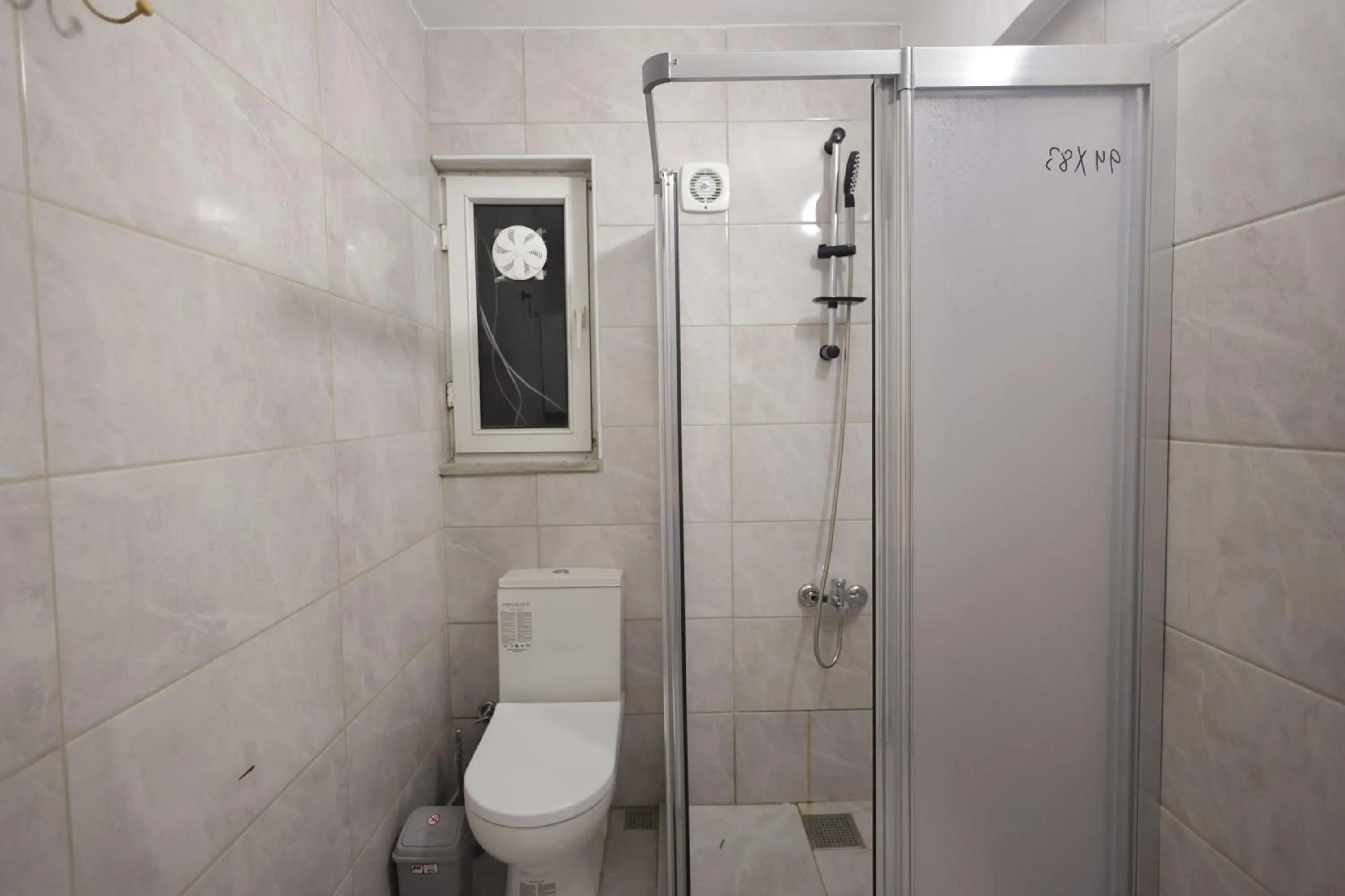 Toilet in Bonita Apart