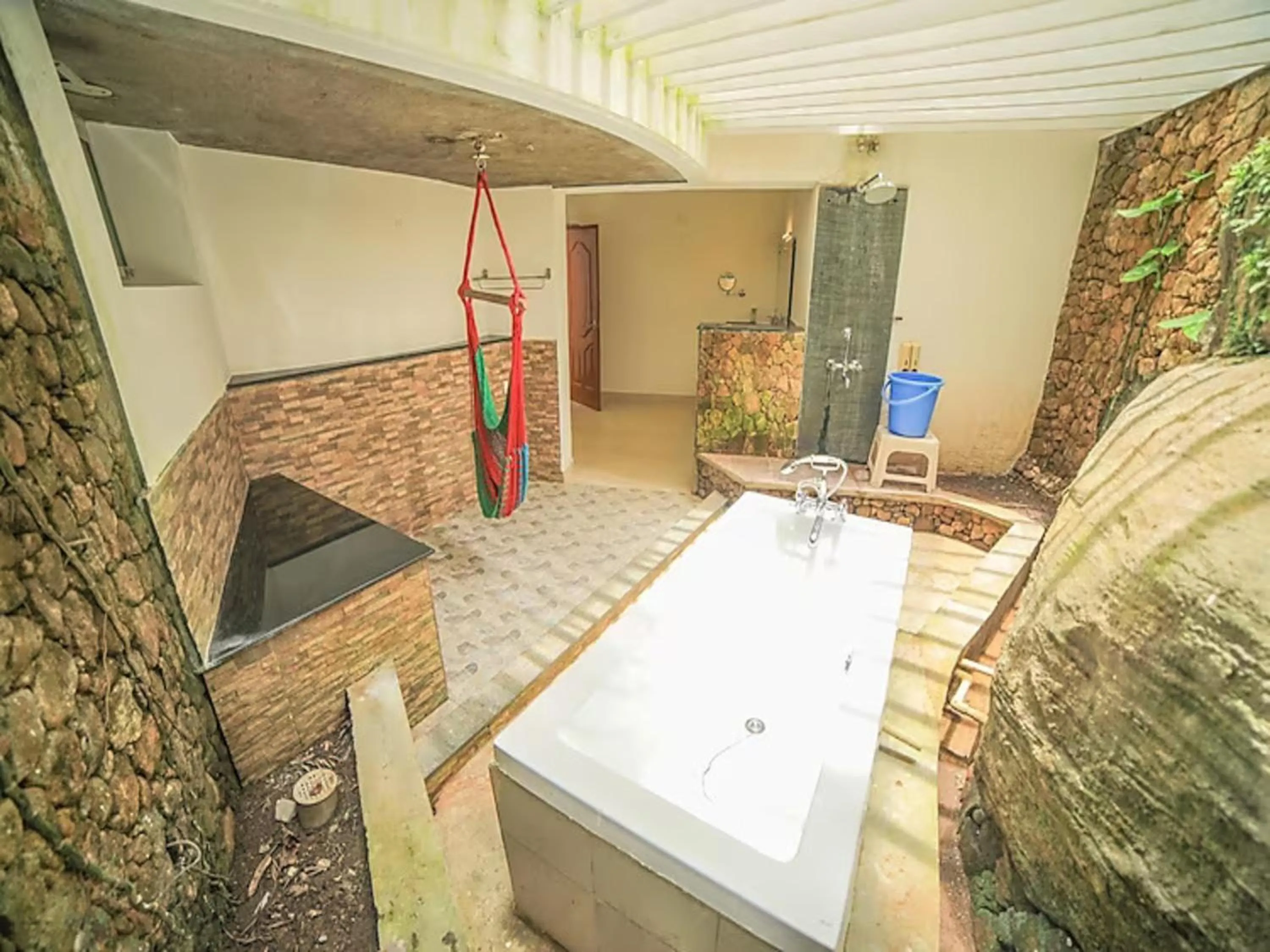 Bathroom in WOW Bison Woods Organic Veg Resort - Yercaud