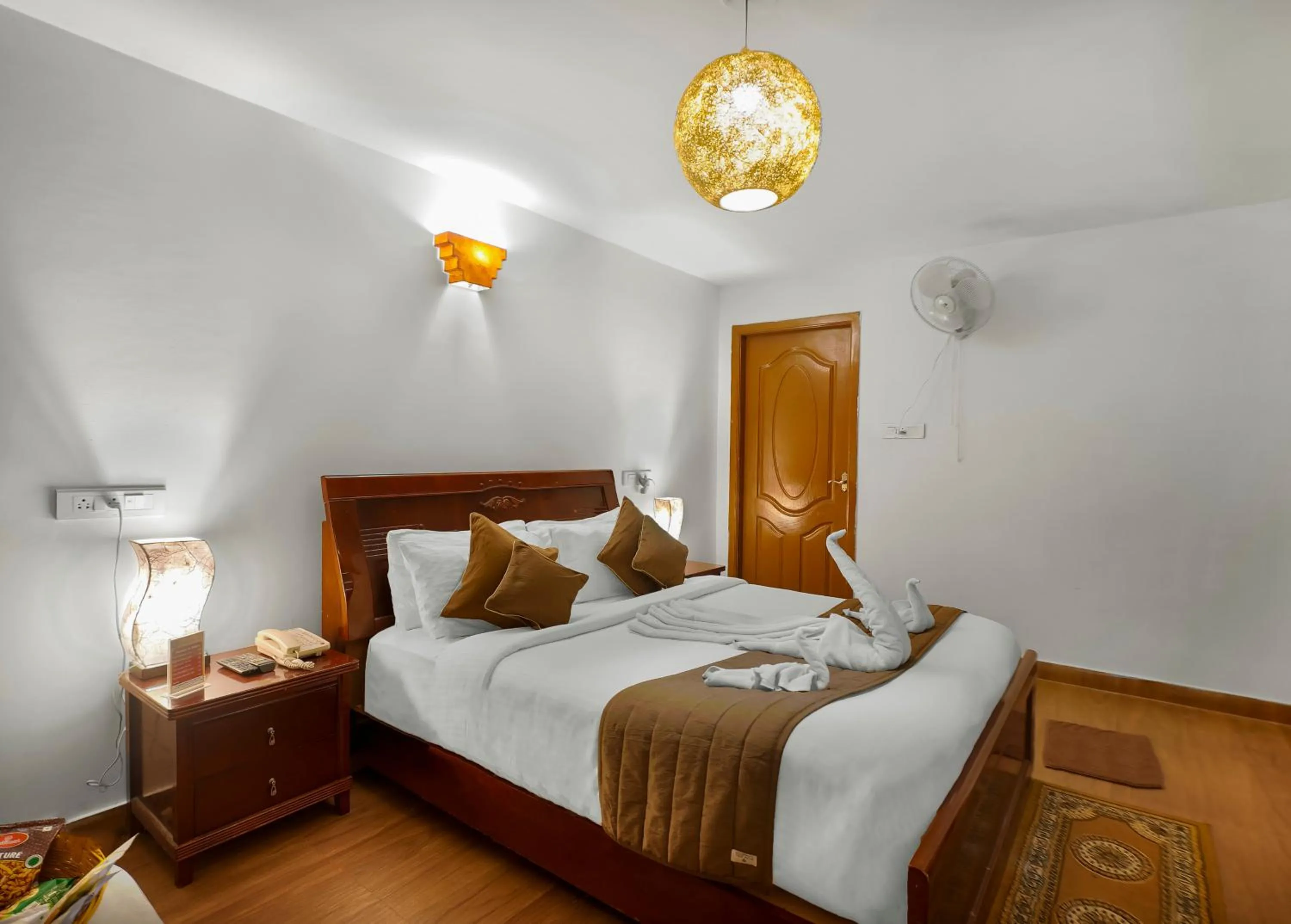 Bedroom, Bed in WOW Bison Woods Organic Veg Resort - Yercaud