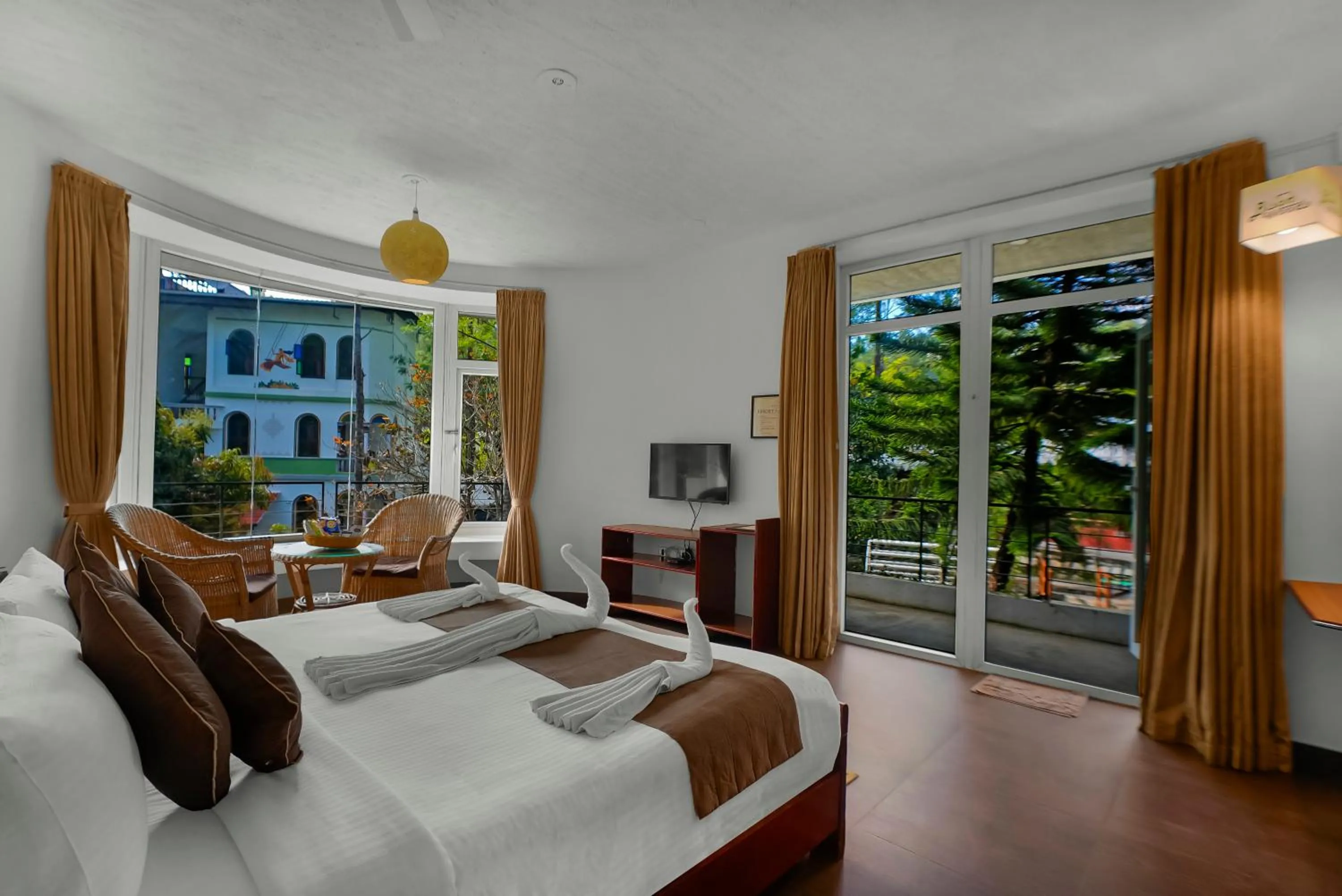 Bedroom, Bed in WOW Bison Woods Organic Veg Resort - Yercaud