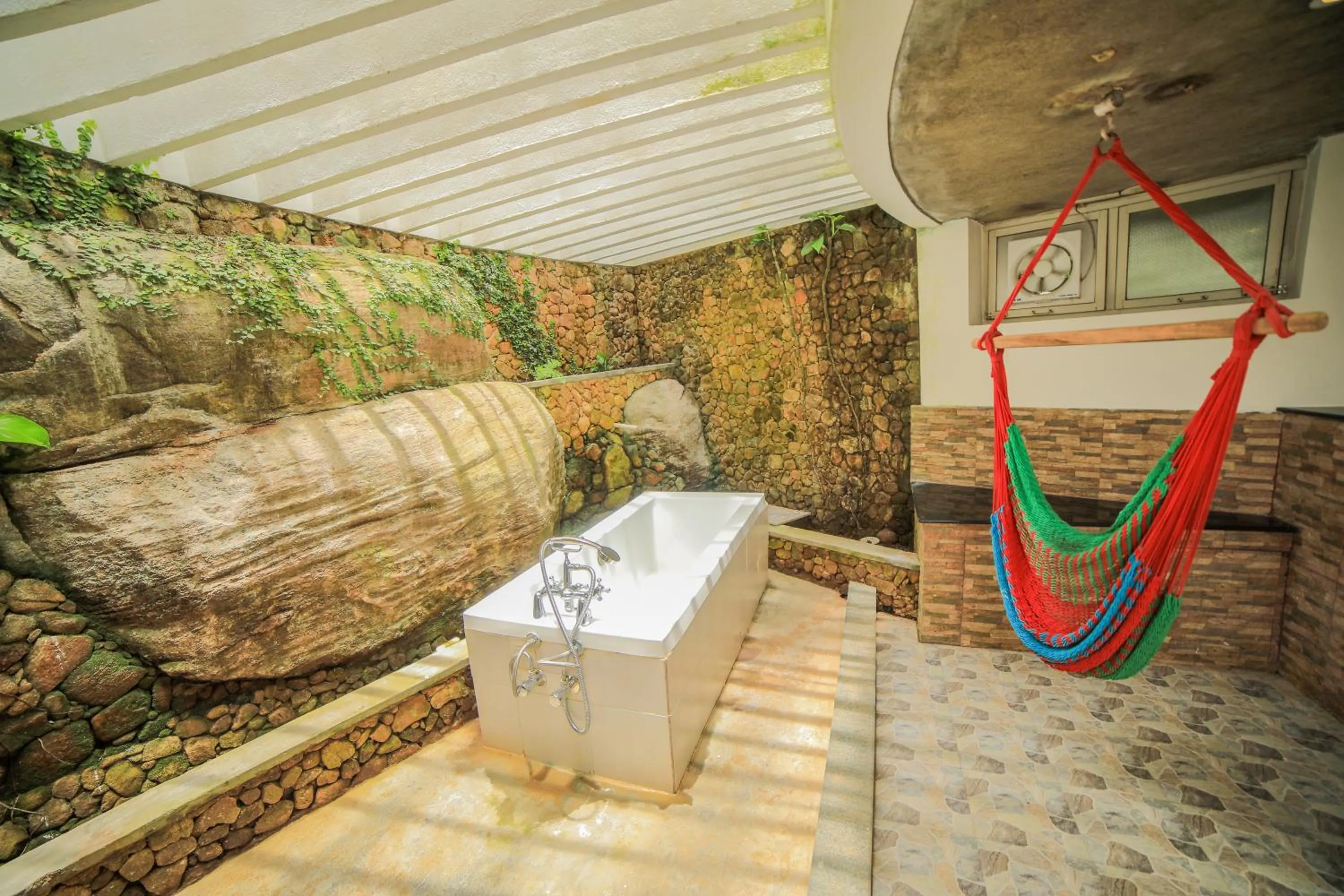 Bathroom in WOW Bison Woods Organic Veg Resort - Yercaud