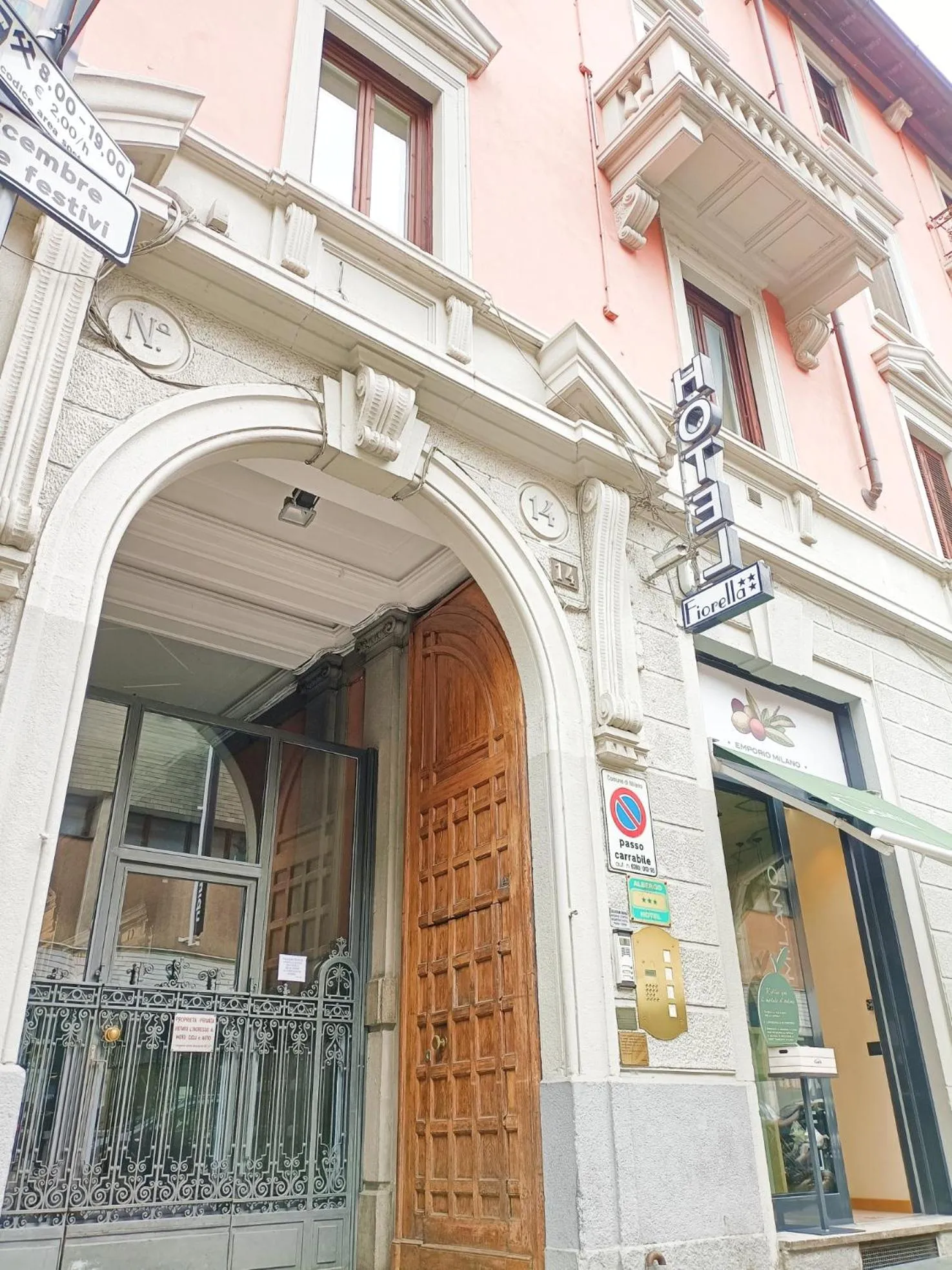 Property building in Hotel Fiorella Milano