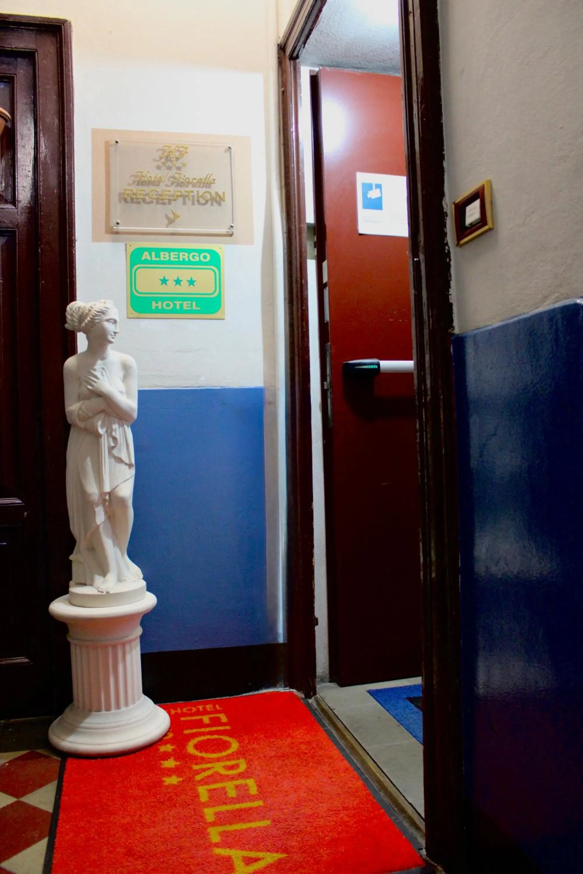 Facade/entrance in Hotel Fiorella Milano