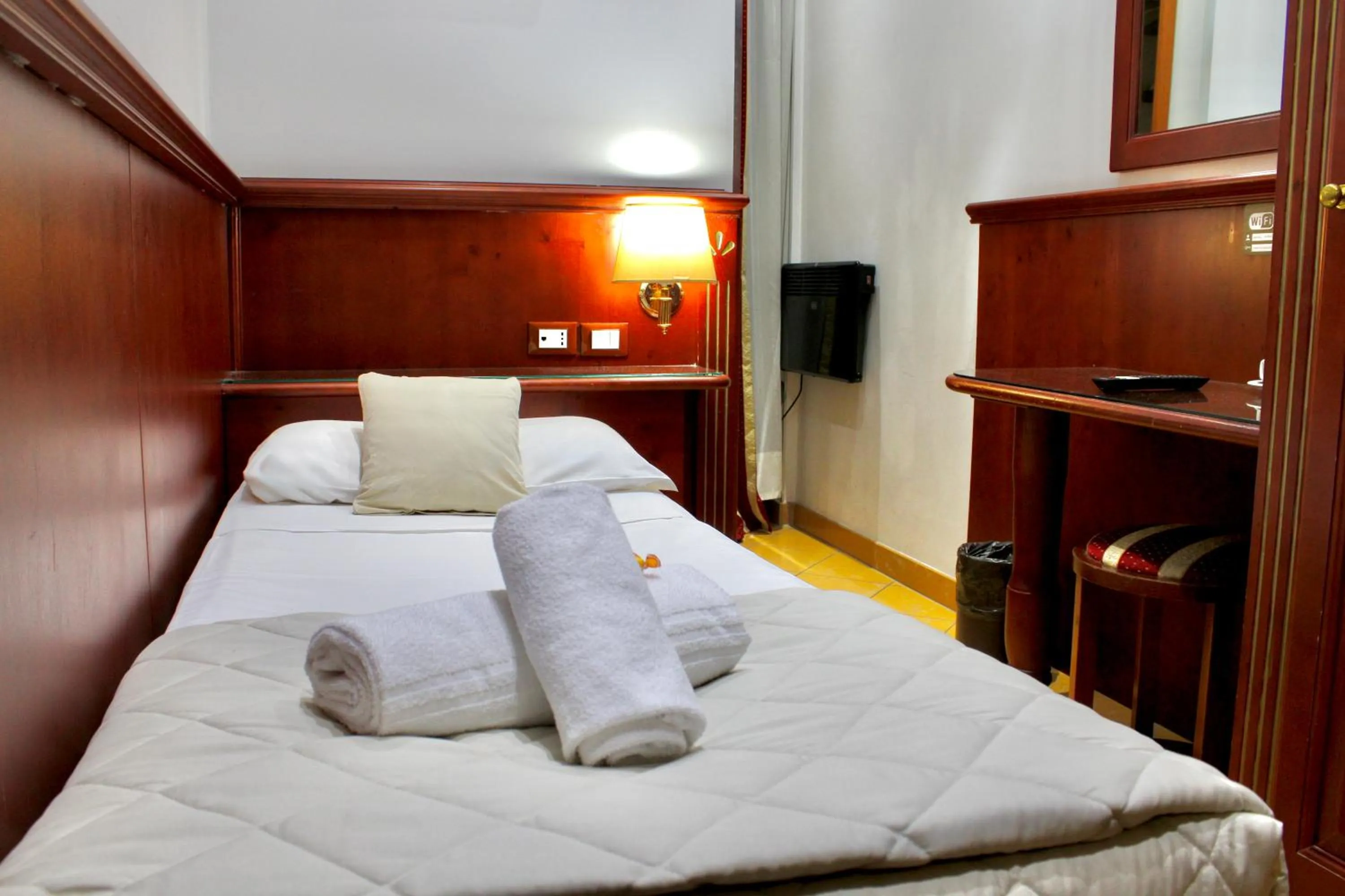 Bedroom, Bed in Hotel Fiorella Milano