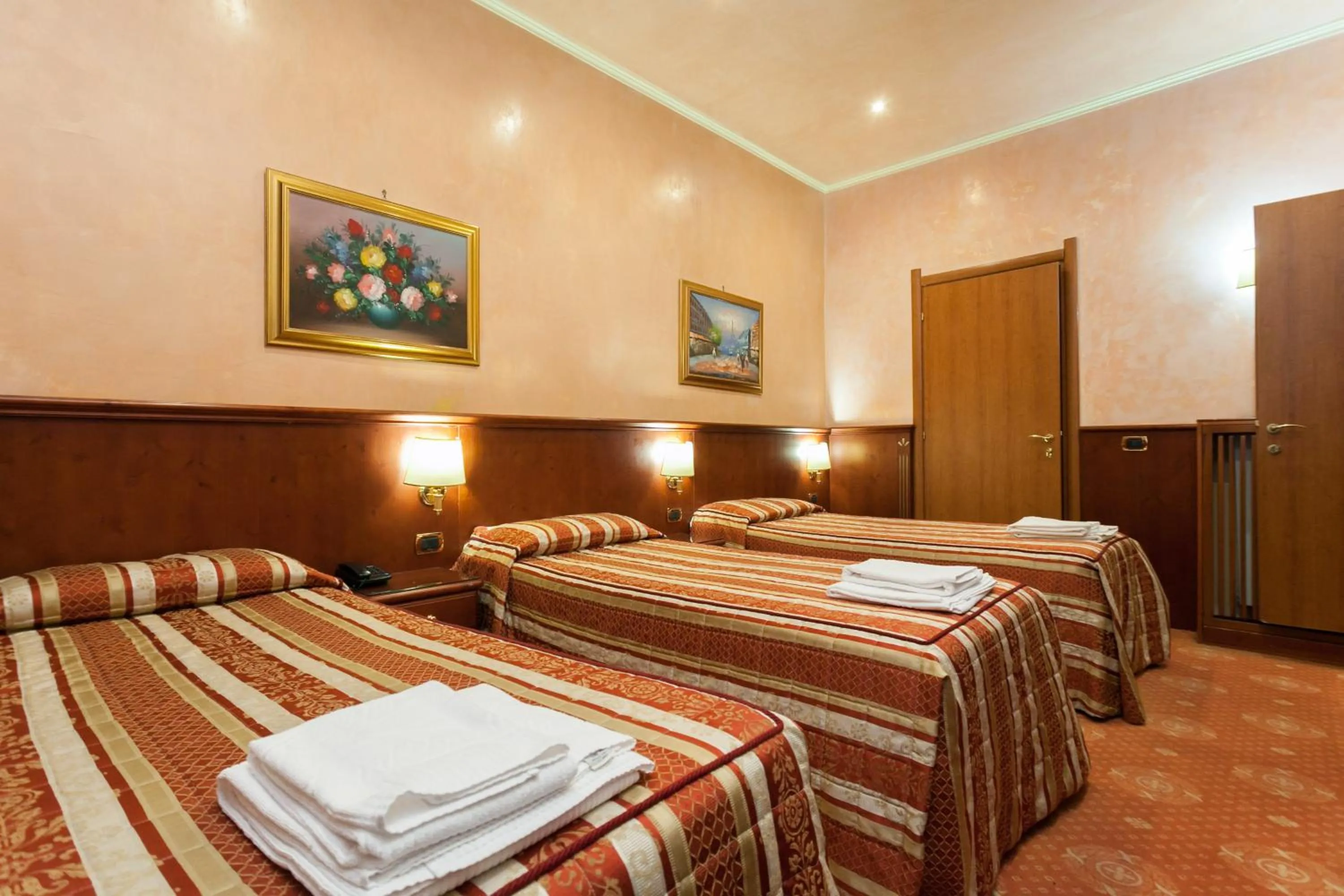 Bedroom, Bed in Hotel Fiorella Milano