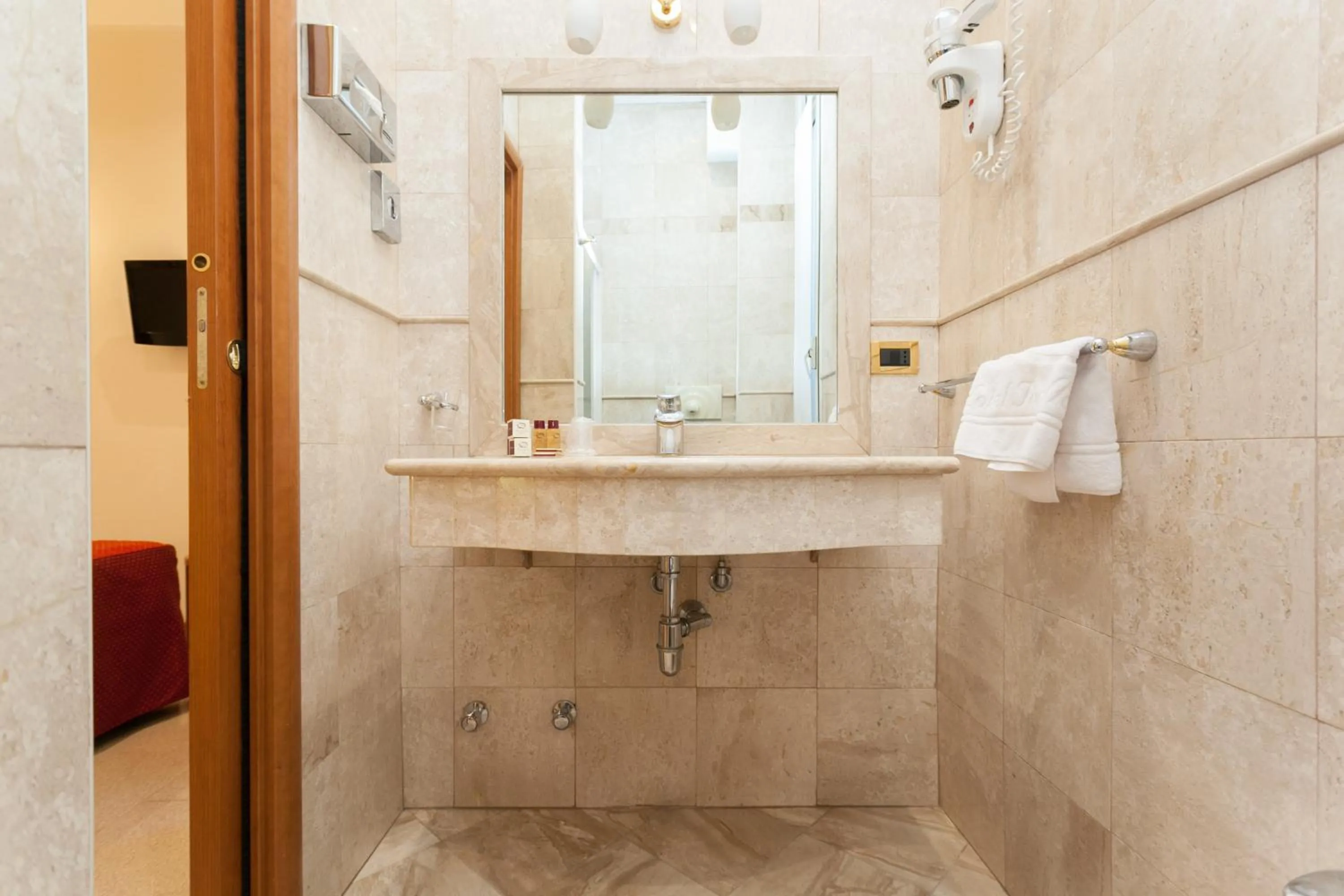 Bathroom in Hotel Fiorella Milano