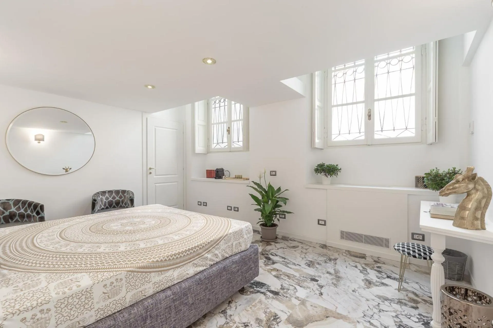 Bed in Duomo Smart Suites