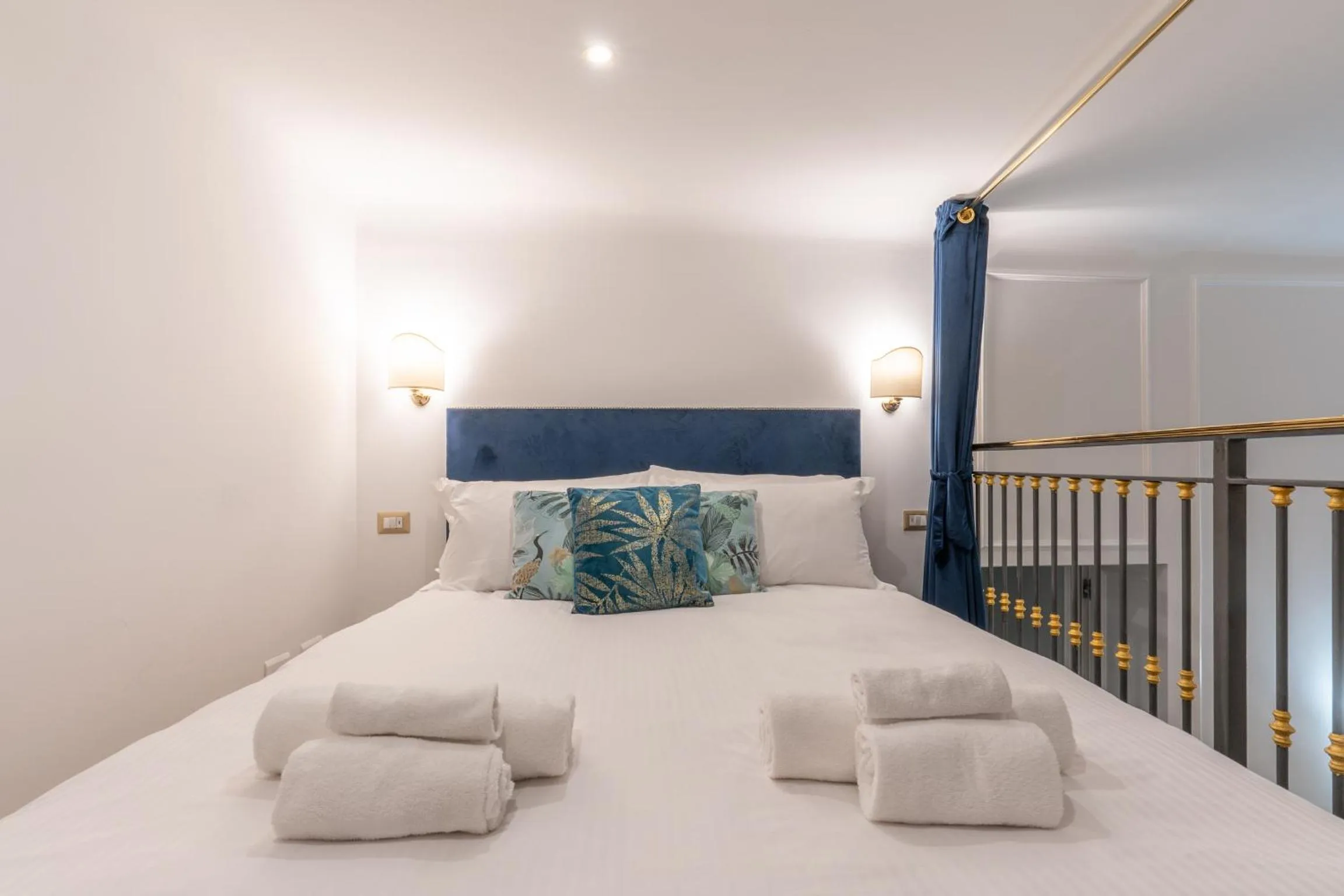 Bed in Duomo Smart Suites