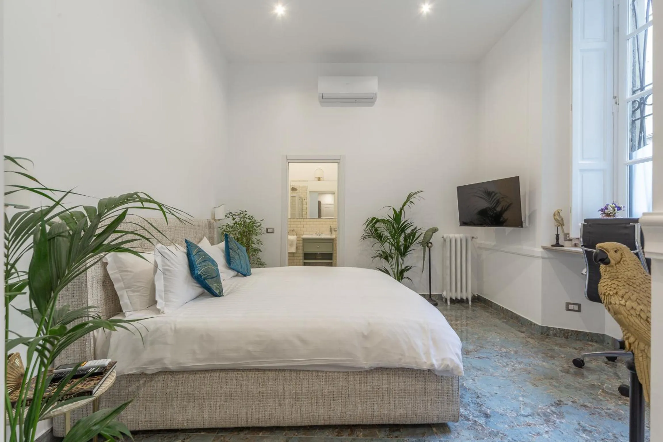 Bed in Duomo Smart Suites