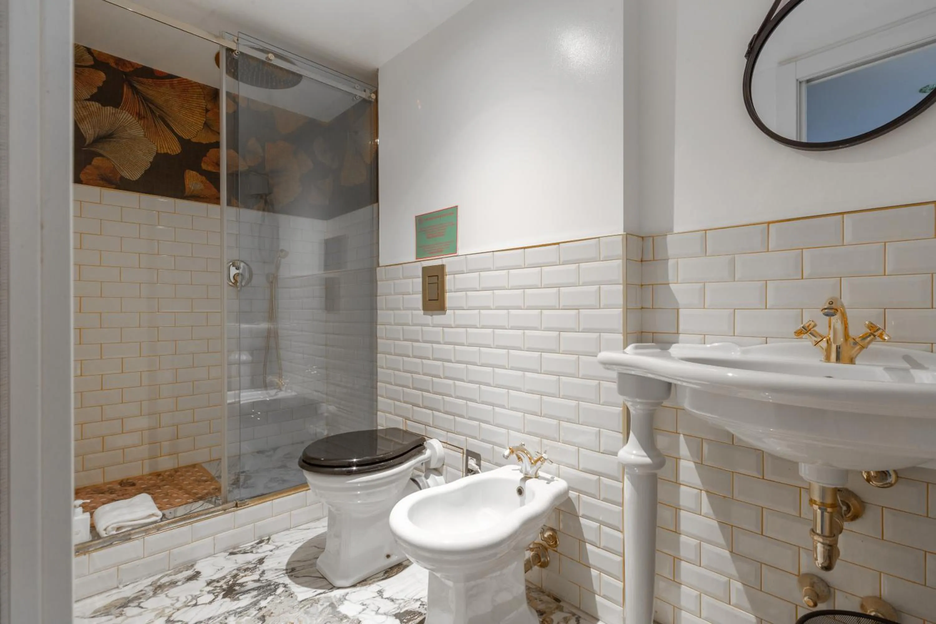 Shower in Duomo Smart Suites