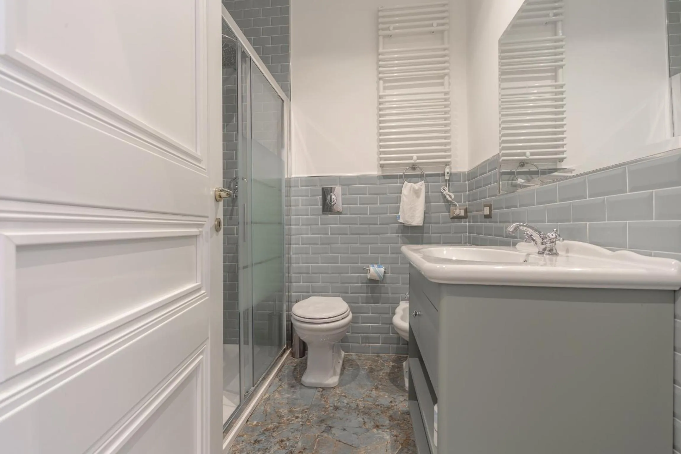 Shower in Duomo Smart Suites