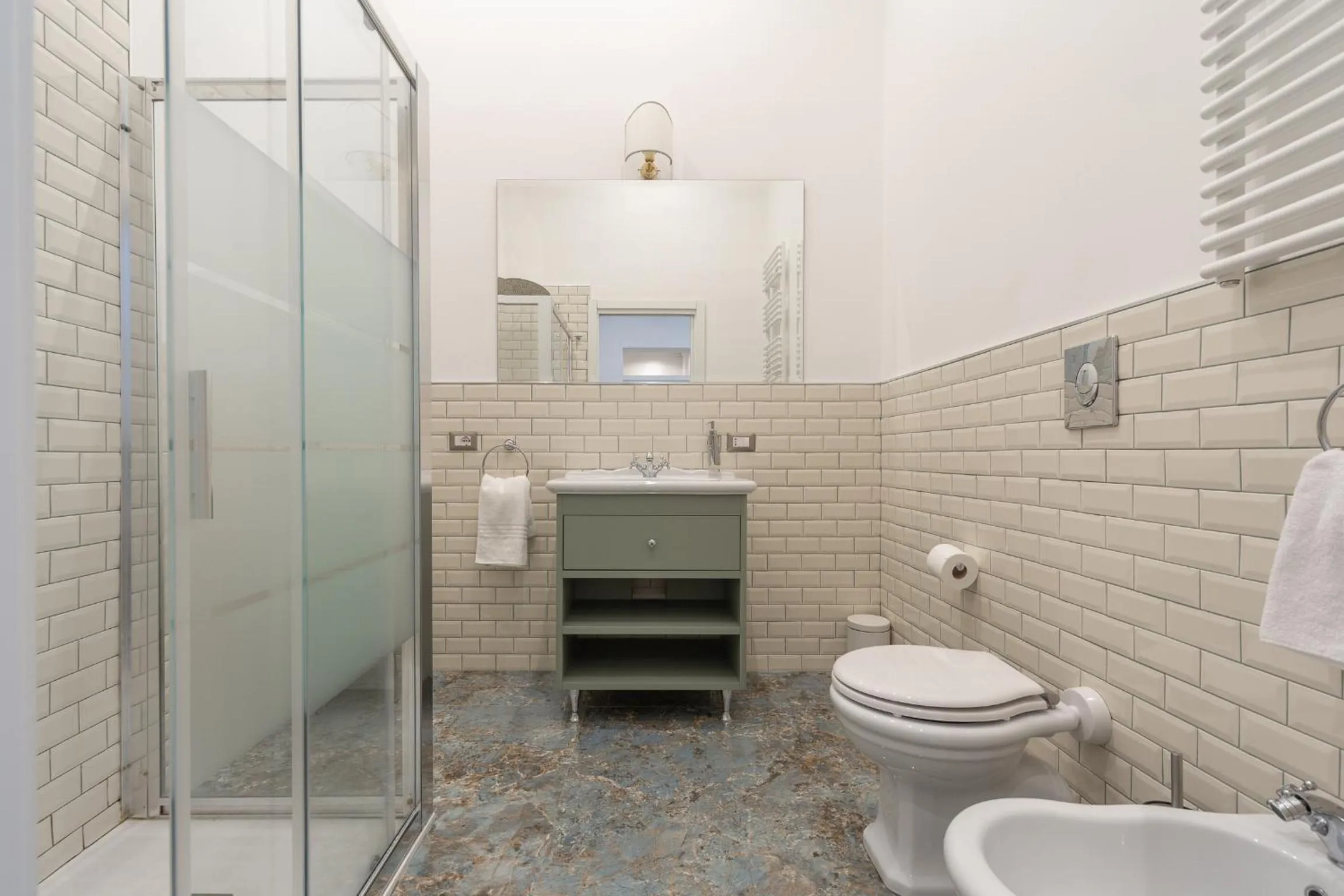 Shower in Duomo Smart Suites