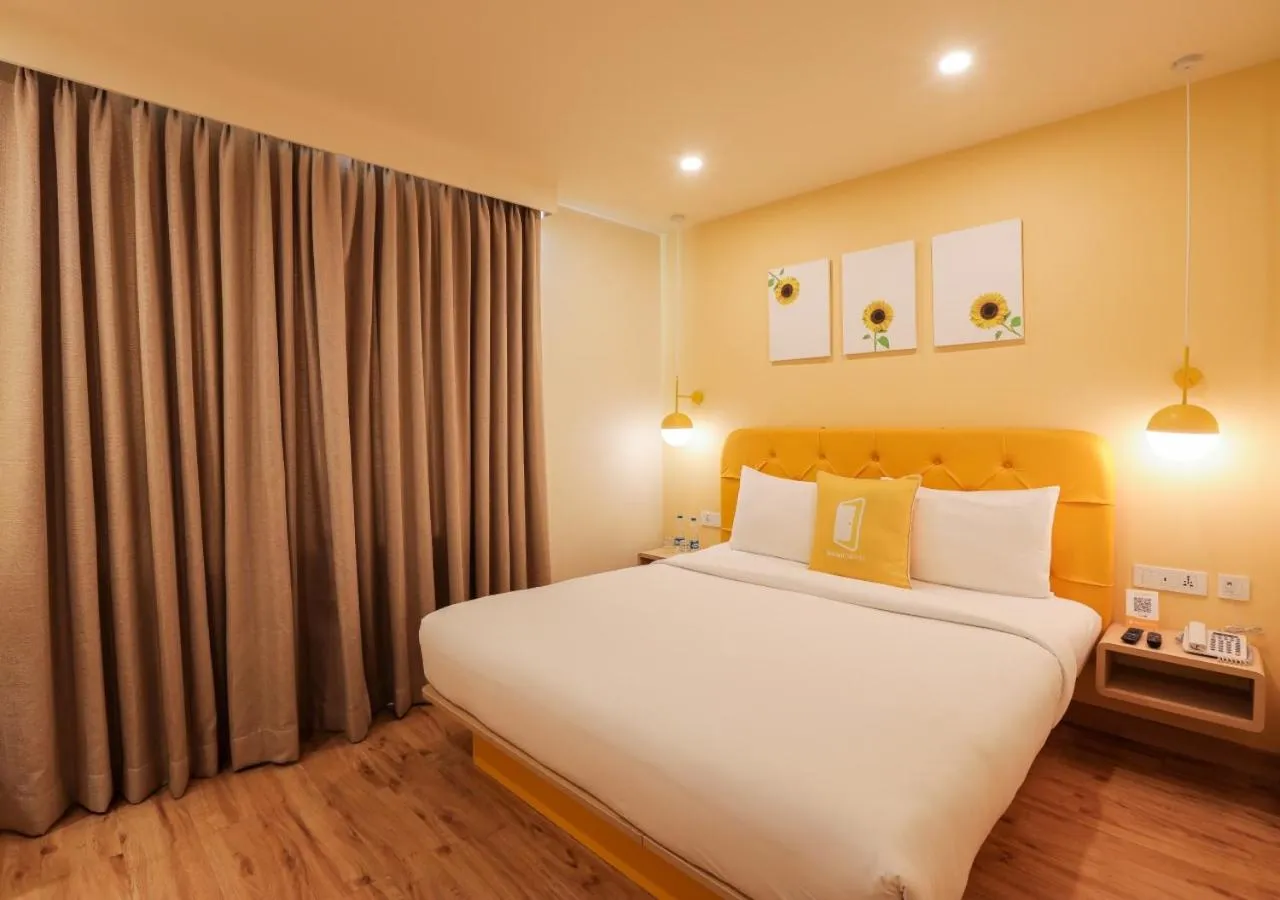 Bedroom, Bed in Bloom Hotel - Jalandhar