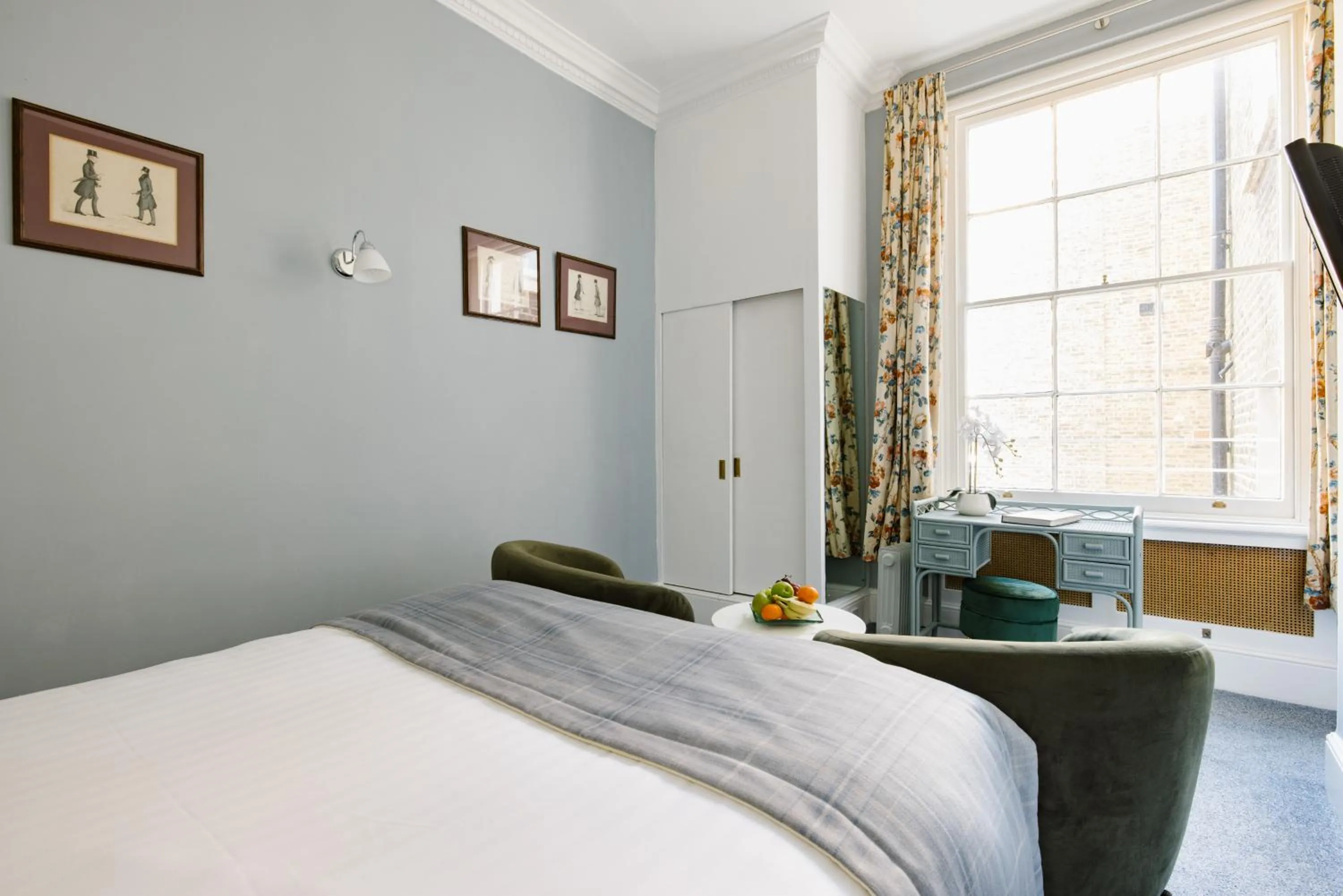 Bedroom, Bed in The Abbey Notting Hill