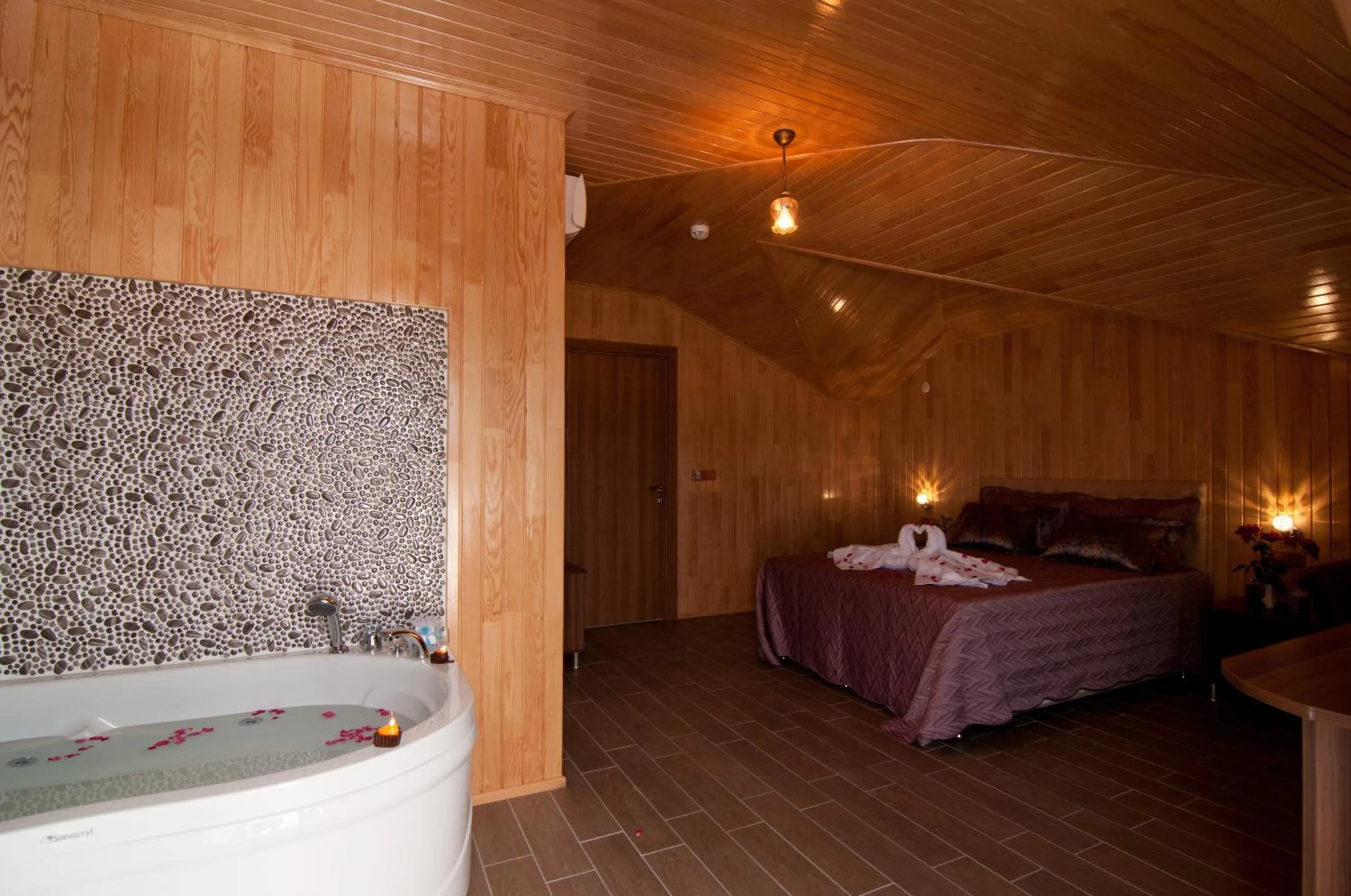 Photo of the whole room, Bed in DEFNE OTEL