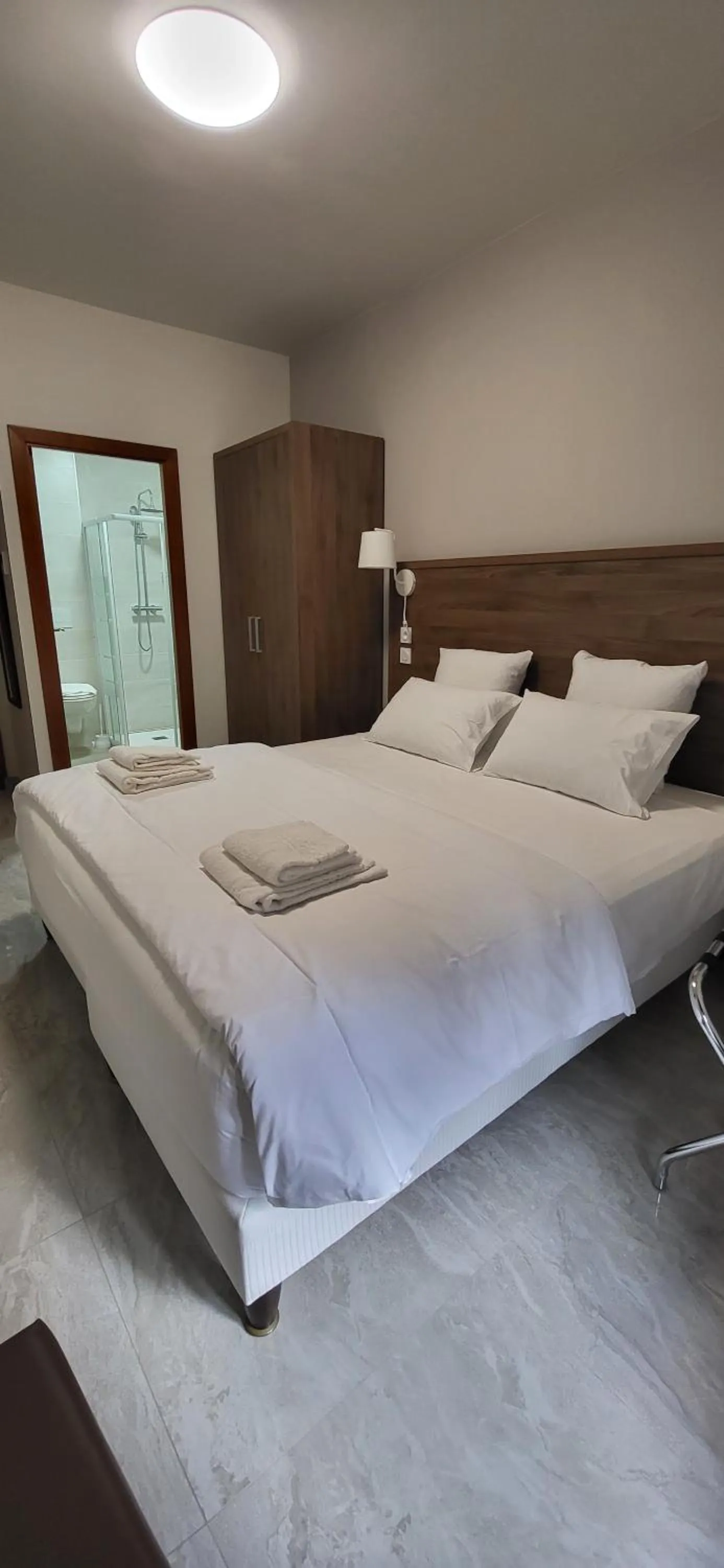 Photo of the whole room, Bed in SQUARE HOTEL