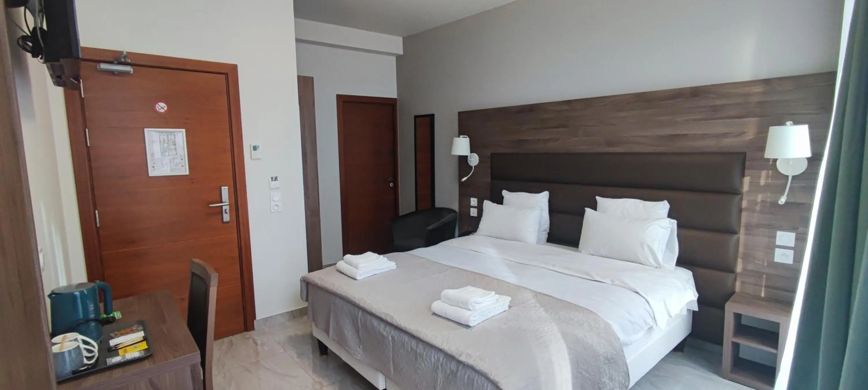 Photo of the whole room, Bed in SQUARE HOTEL