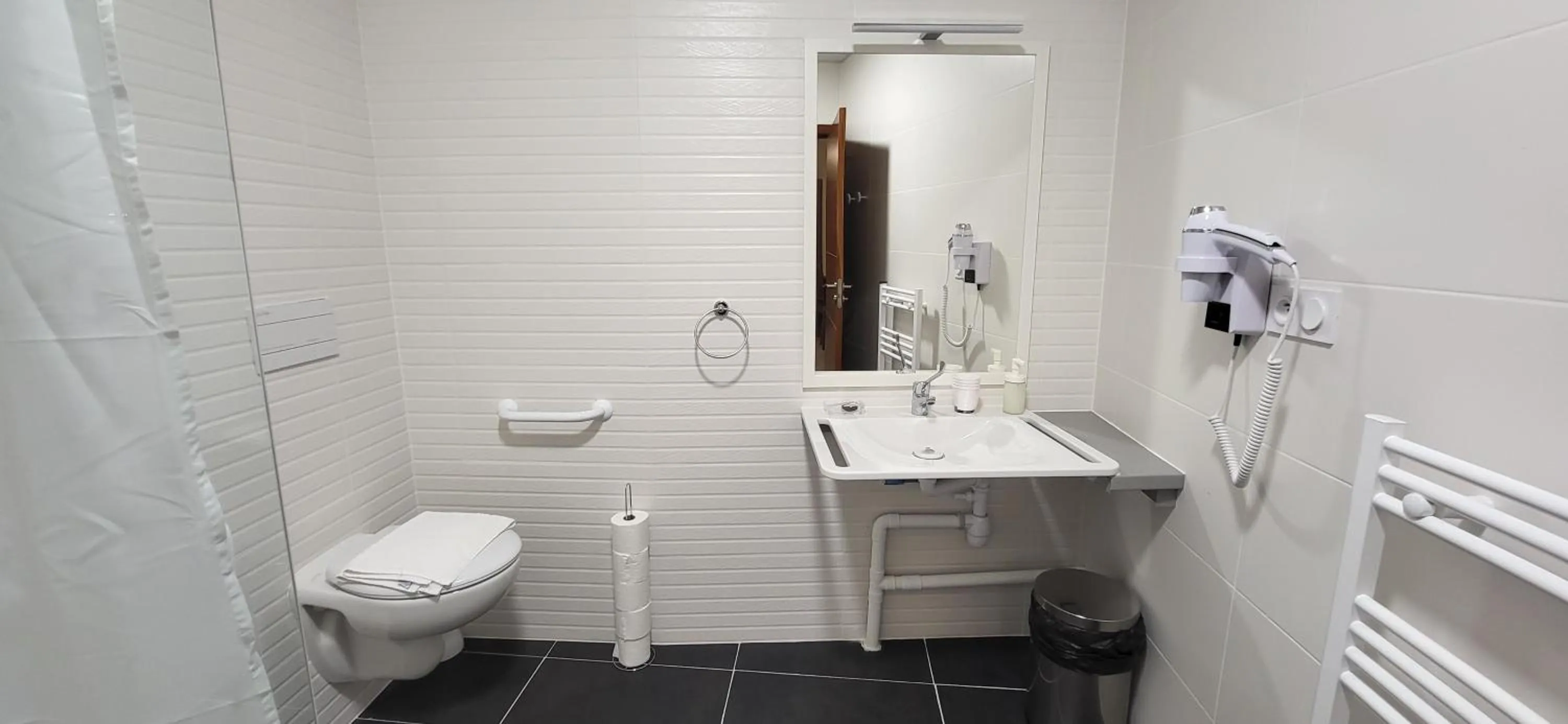 Bathroom in SQUARE HOTEL