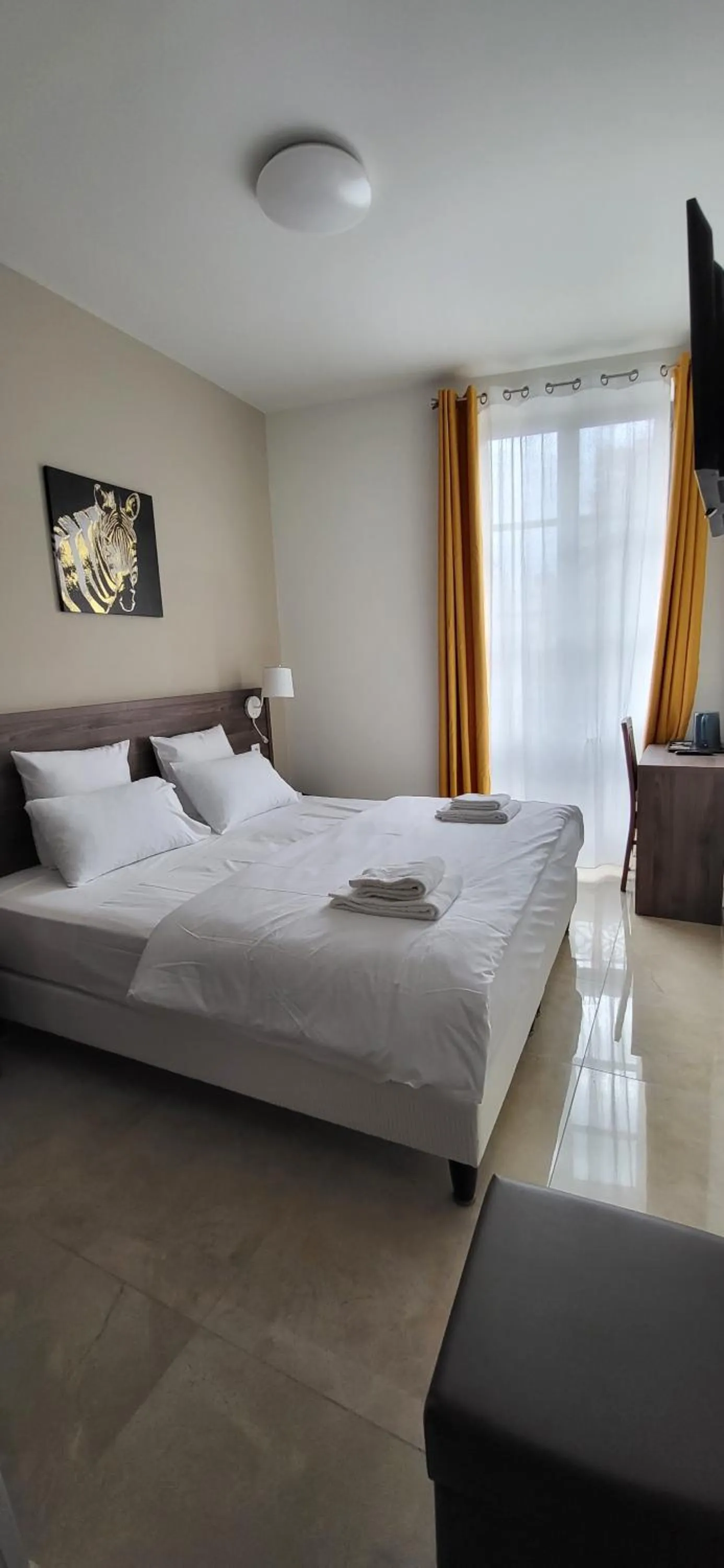 Photo of the whole room, Bed in SQUARE HOTEL