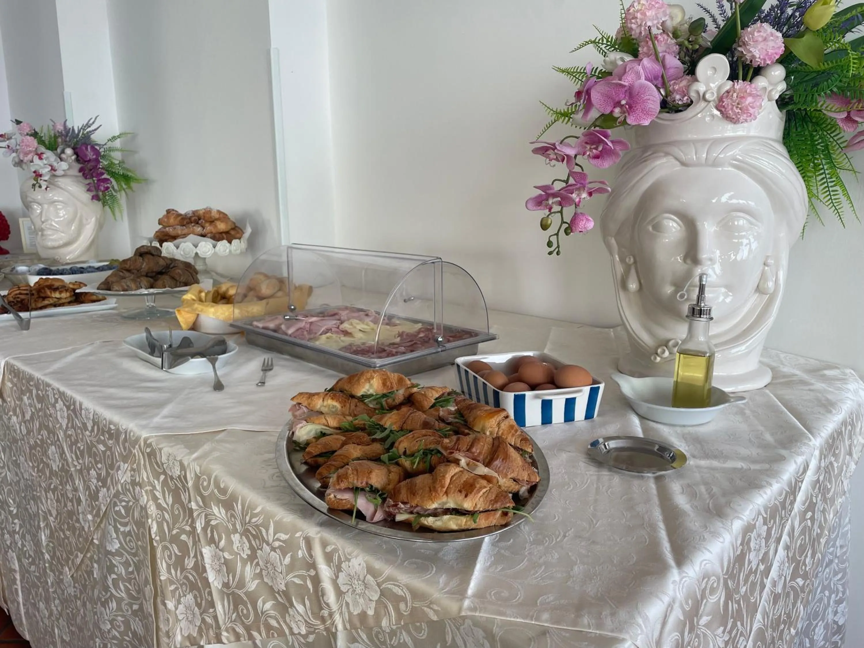 Continental breakfast in Bay Palace Mazzarò