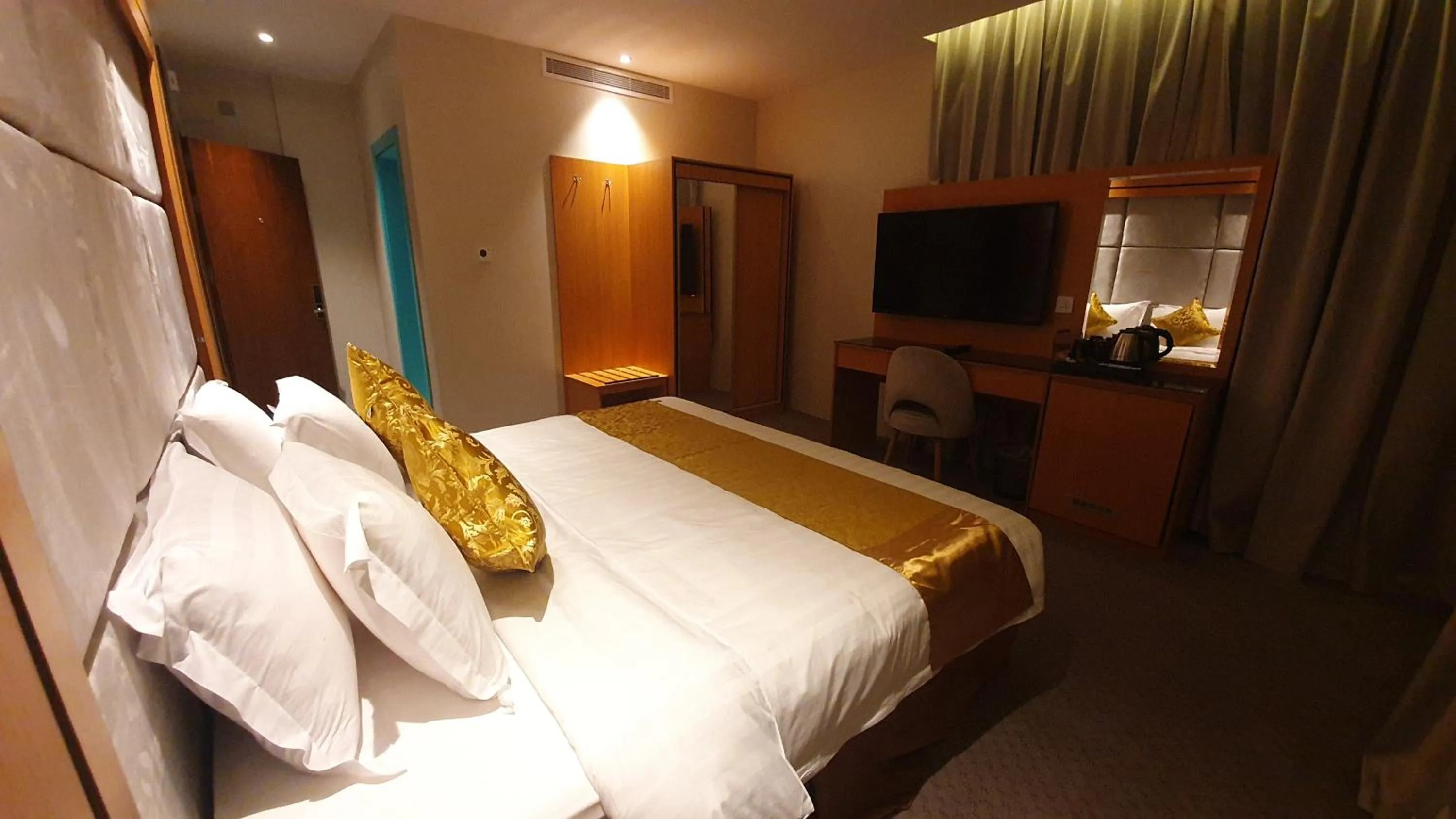 Bed in Al Rayyan Tower