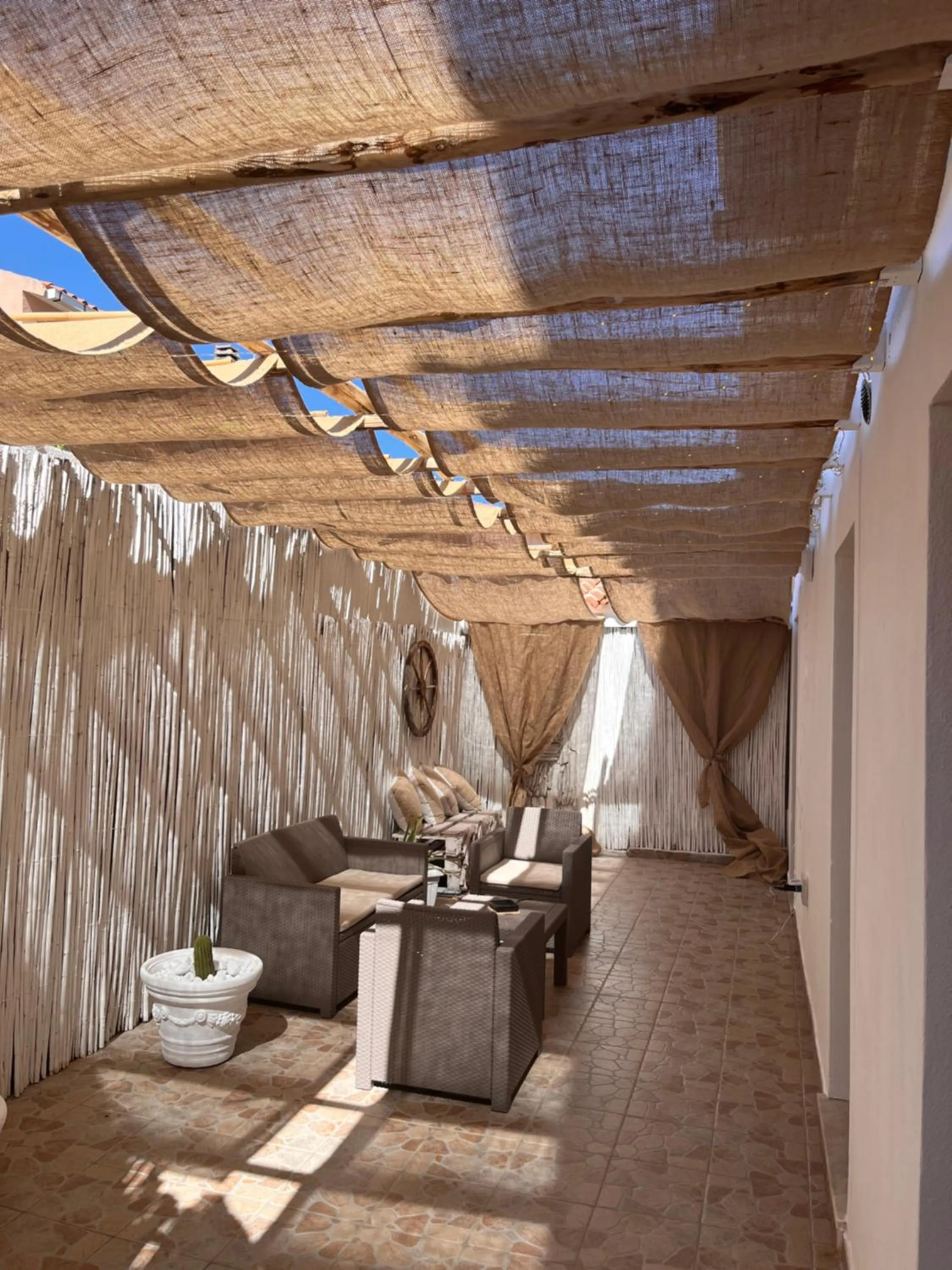 Patio in Hotel Tabby