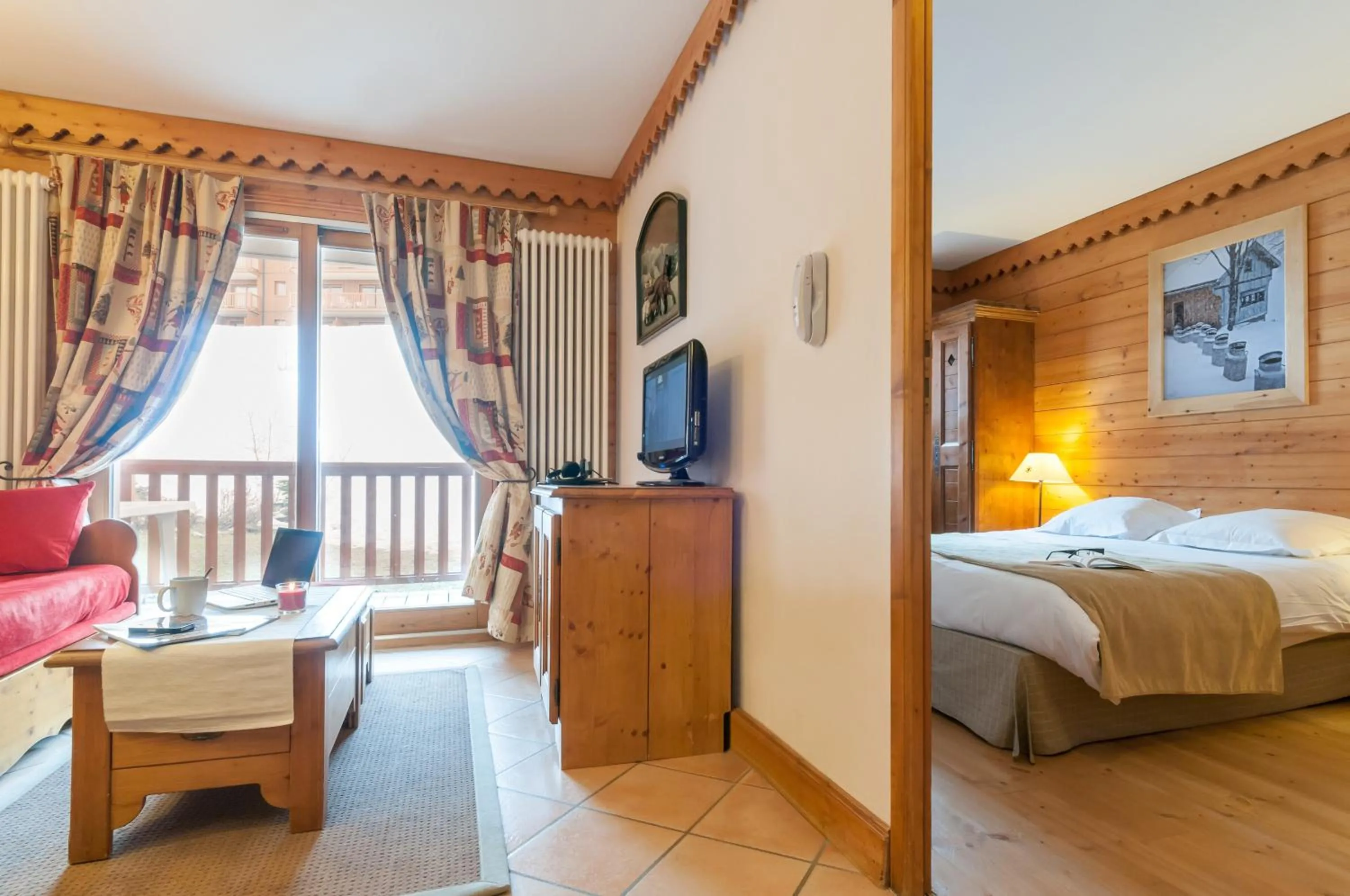 Communal lounge/ TV room, Bed in Résidence Pierre & Vacances Premium Le Roselend