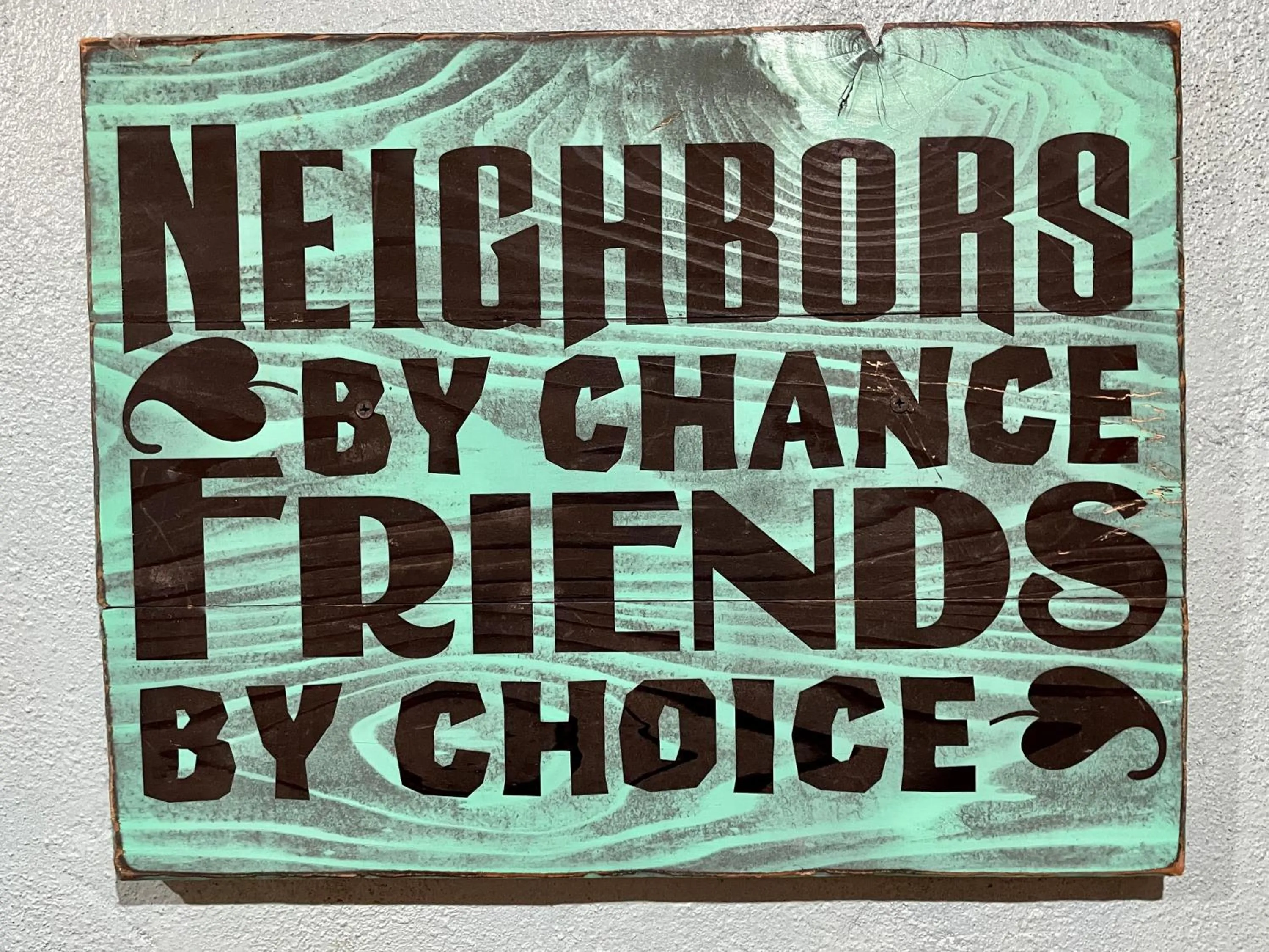 Decorative detail in Johnnys Place Hotel