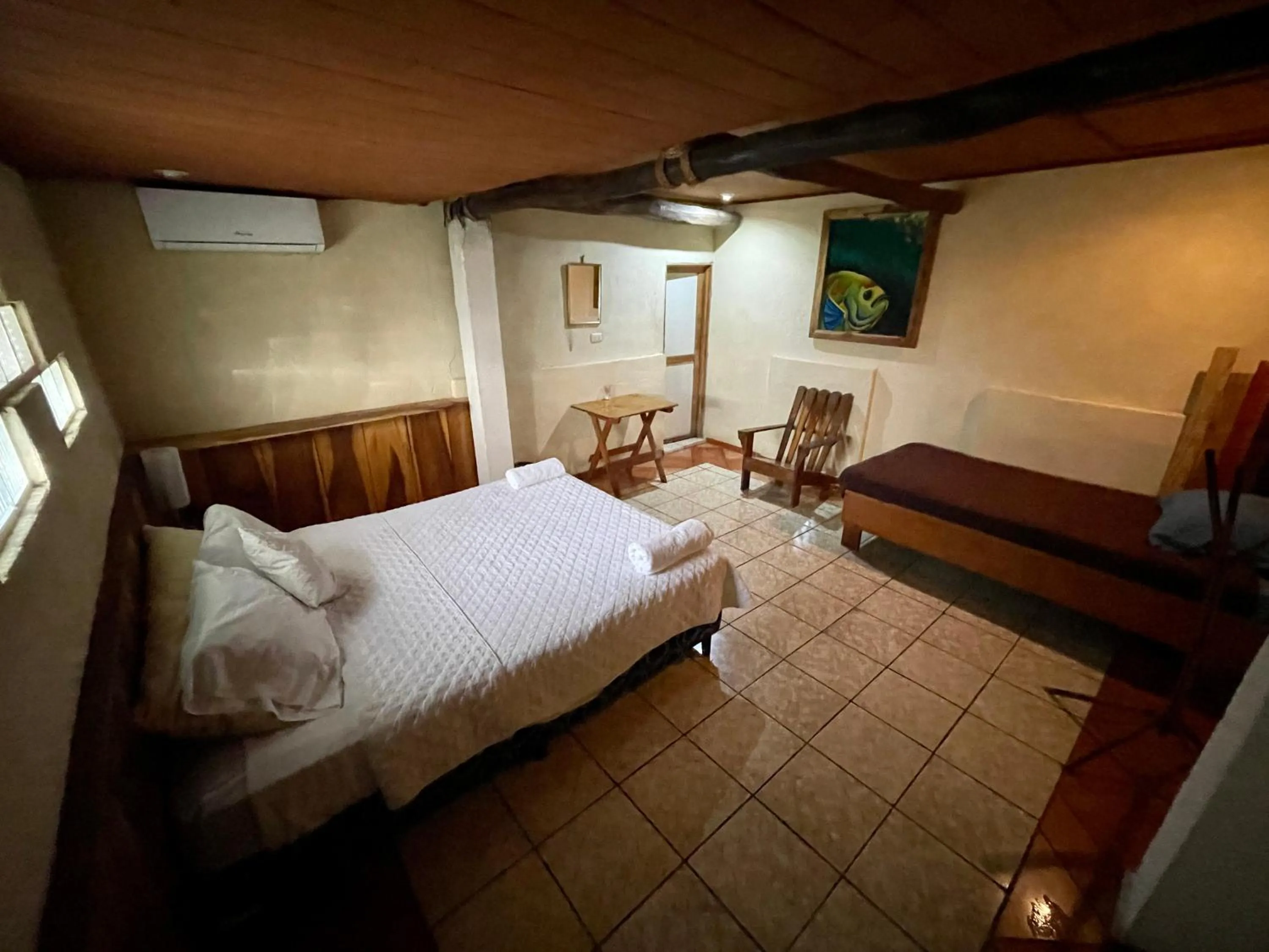 Bedroom, Bed in Johnnys Place Hotel